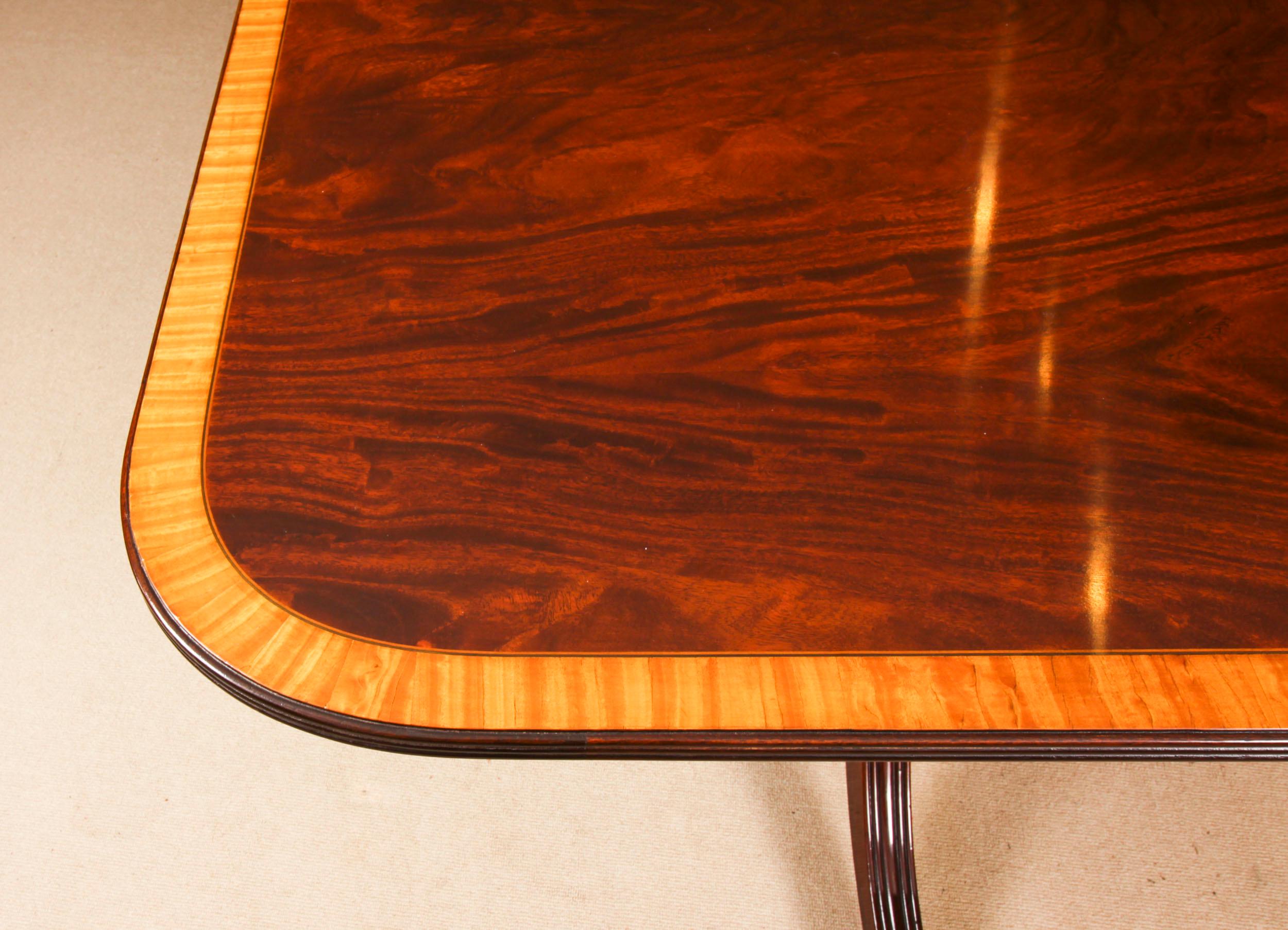 Table de salle à manger vintage de style néo-Régence de 13 pieds à bandes croisées 20ème siècle en vente 12