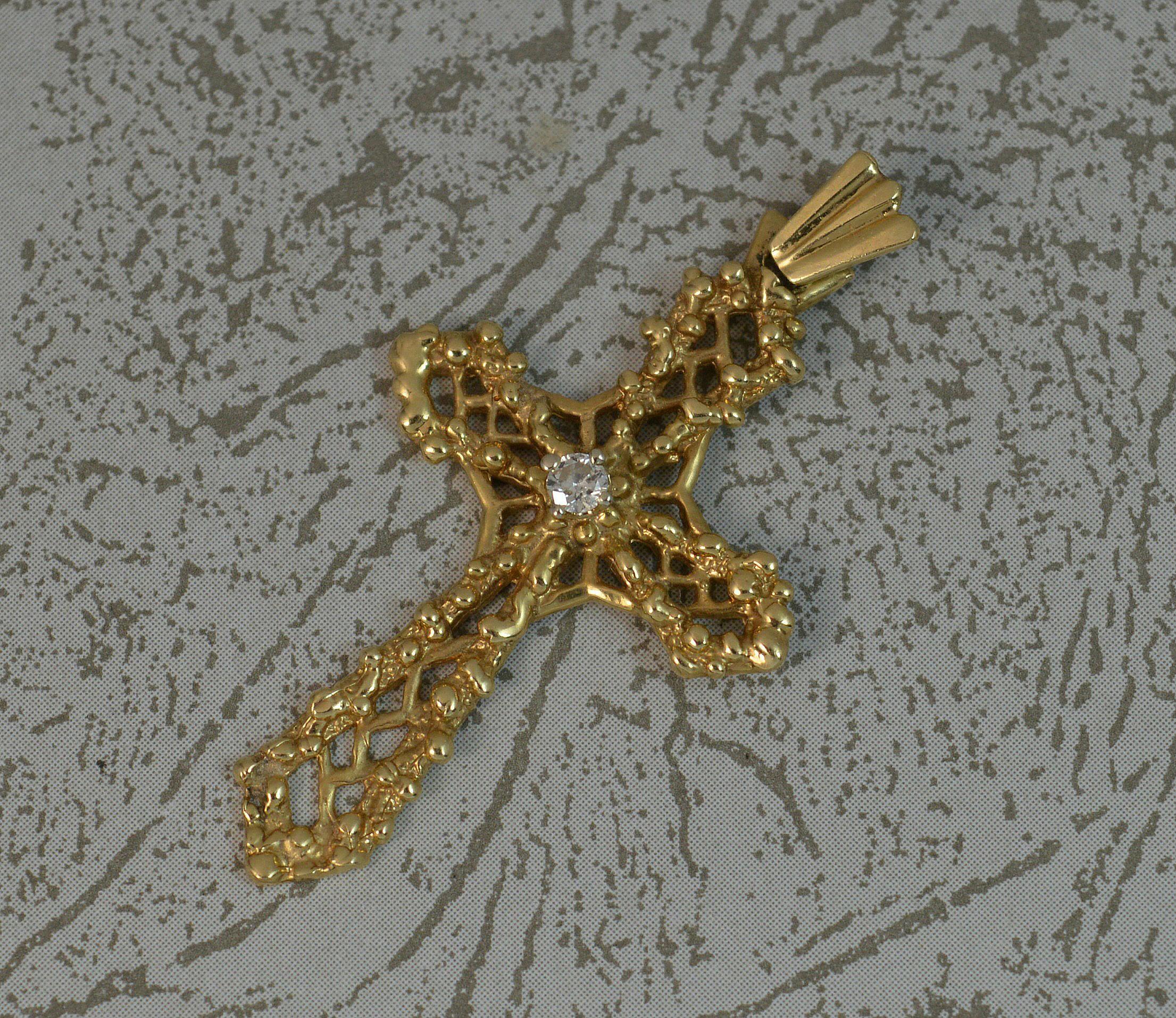 Retro Vintage 14 Carat Gold and Diamond Cross Pendant