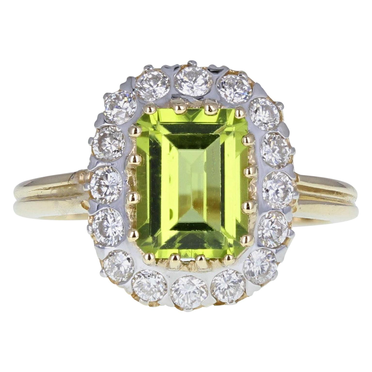 Vintage 14 Carat Gold Peridot Diamond Cluster Cocktail Engagement Ring For Sale