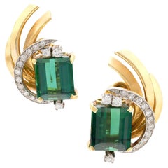 Vintage 14 carat green tourmaline diamond 18k yellow gold earrings