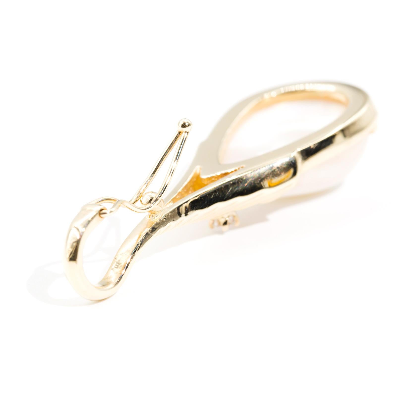 Vintage 14 Carat Yellow Gold Pear Shape Mabe Pearl Diamond Enhancer Pendant In Good Condition In Hamilton, AU