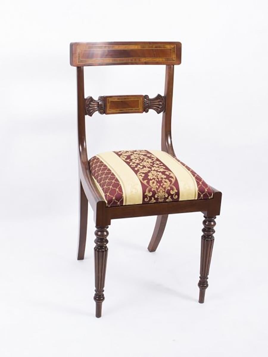 Table de salle à manger vintage de 14 pieds à trois piliers en acajou et 16 chaises 20ème siècle en vente 14
