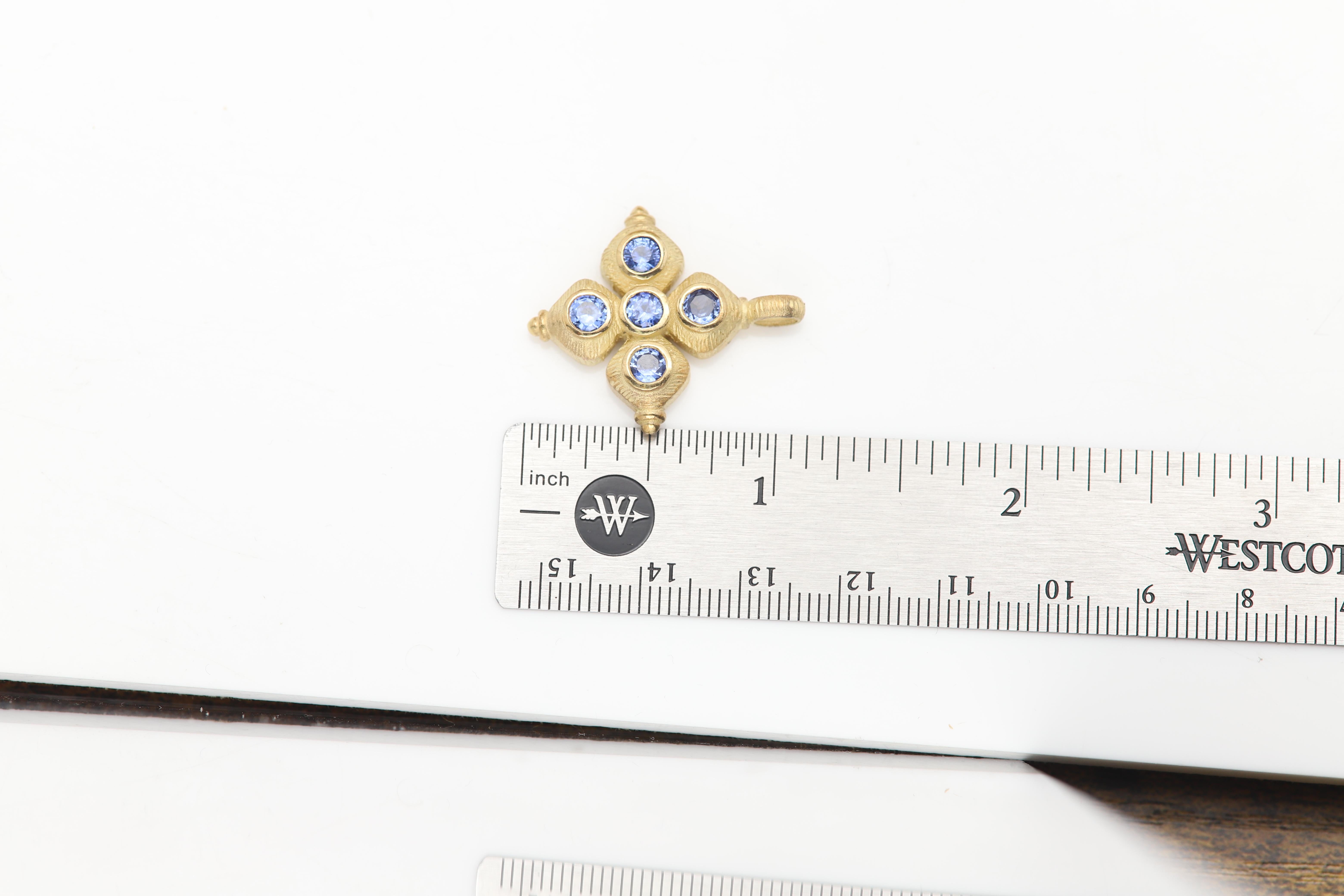 Vintage 14 Karat Blau Griechisch Kreuz natürlichen blauen Saphir massiv Gelbgold im Zustand „Neu“ im Angebot in Brooklyn, NY