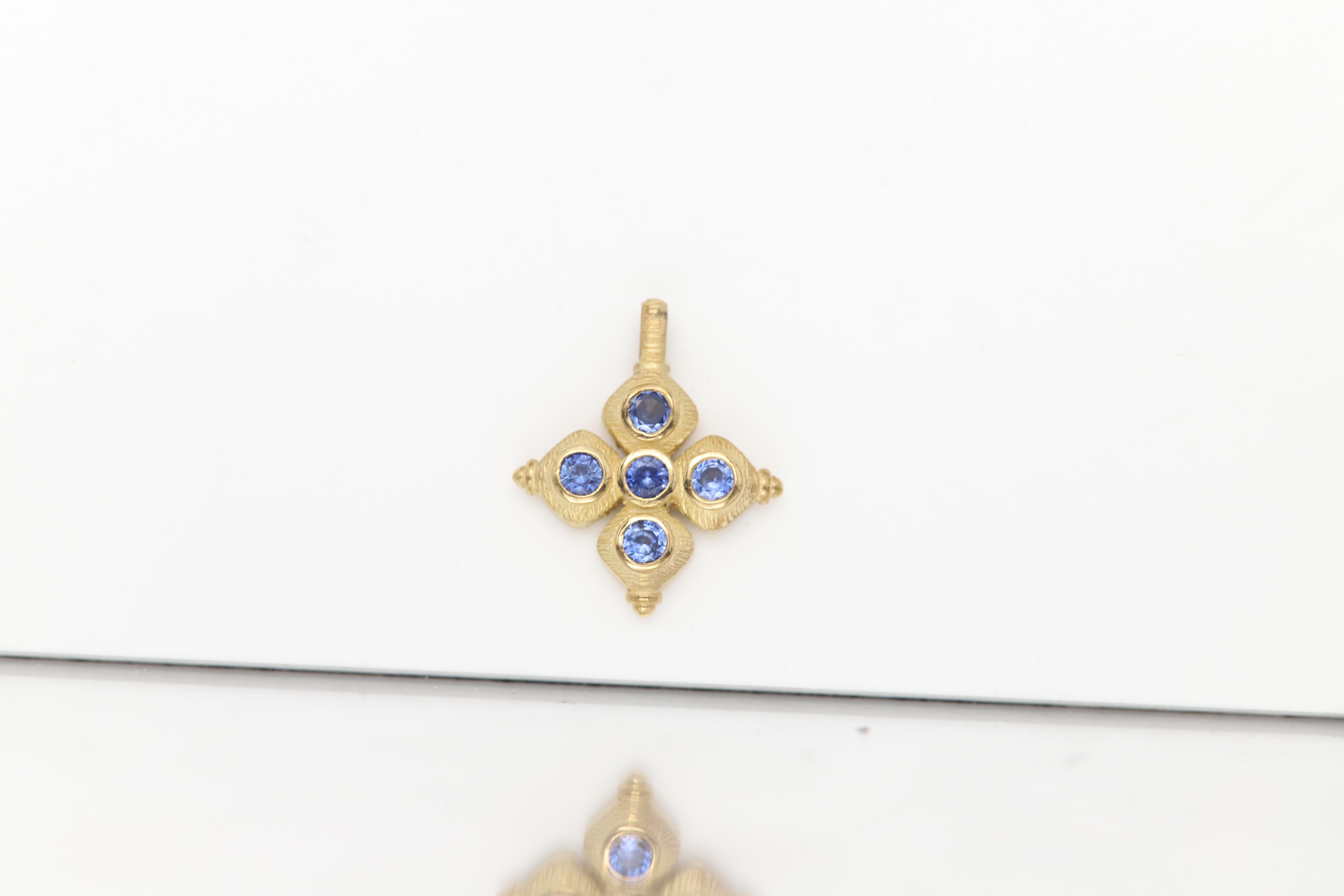 Vintage 14 Karat Blau Griechisch Kreuz natürlichen blauen Saphir massiv Gelbgold im Angebot 1