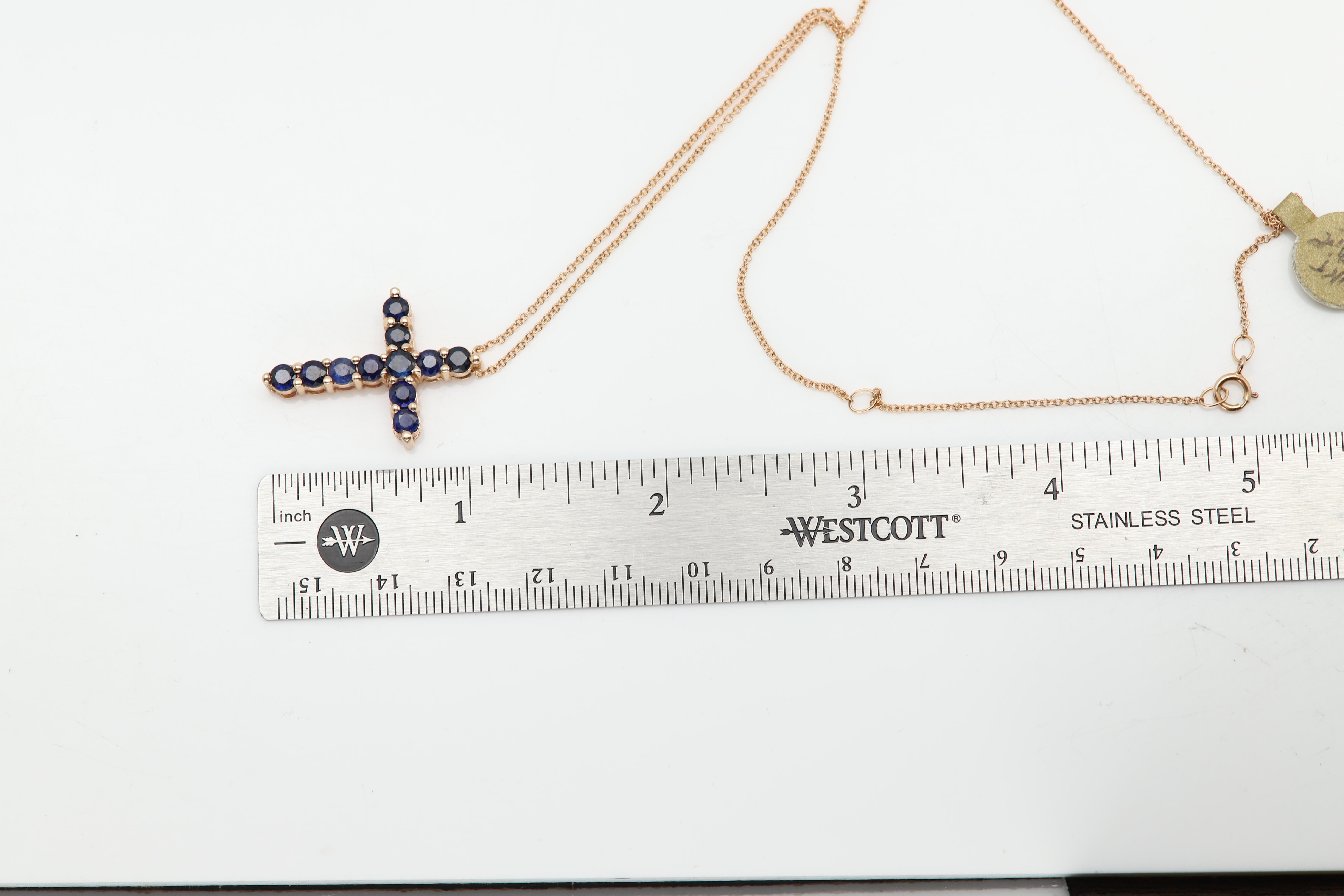 Croix vintage 14 carats avec saphirs naturels et saphirs bleus Pour femmes en vente