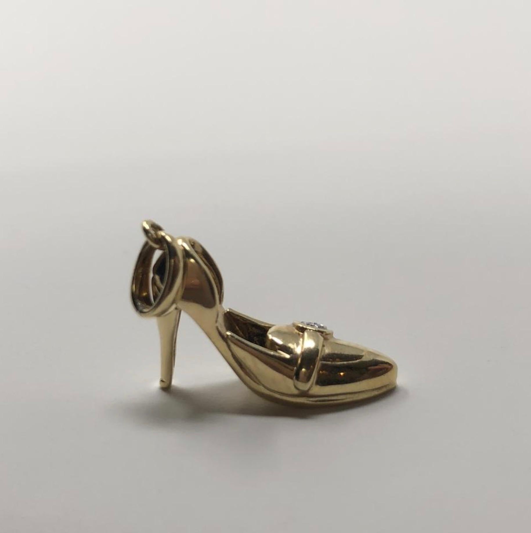 Vintage 14 Karat Gold 1/10 Carat TDW Diamond High Heel Shoe Pendant Charm In Excellent Condition In Saint Charles, IL