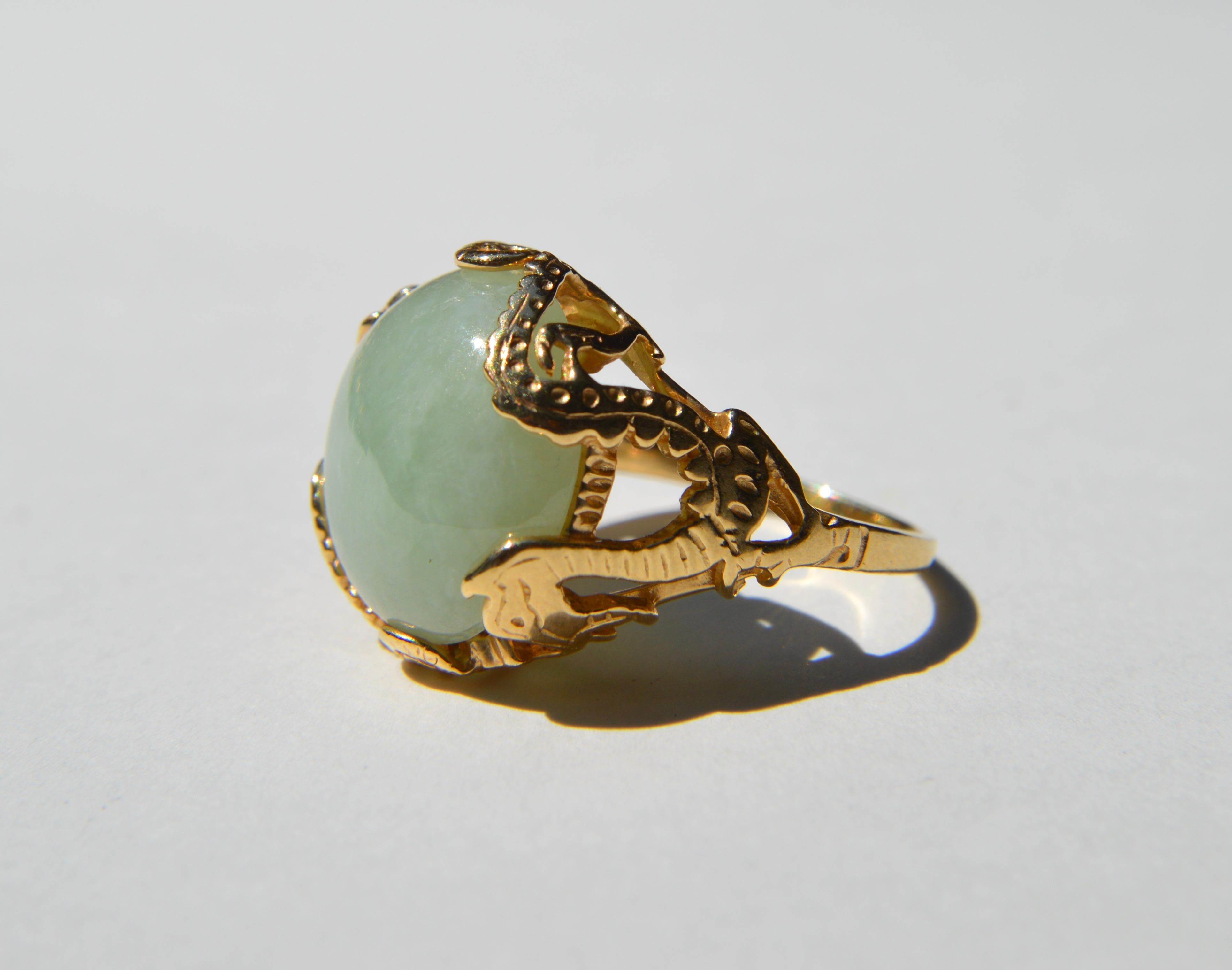 Modernist Vintage 14 Karat Gold 12.89 Carat Jade Dragon Ring For Sale