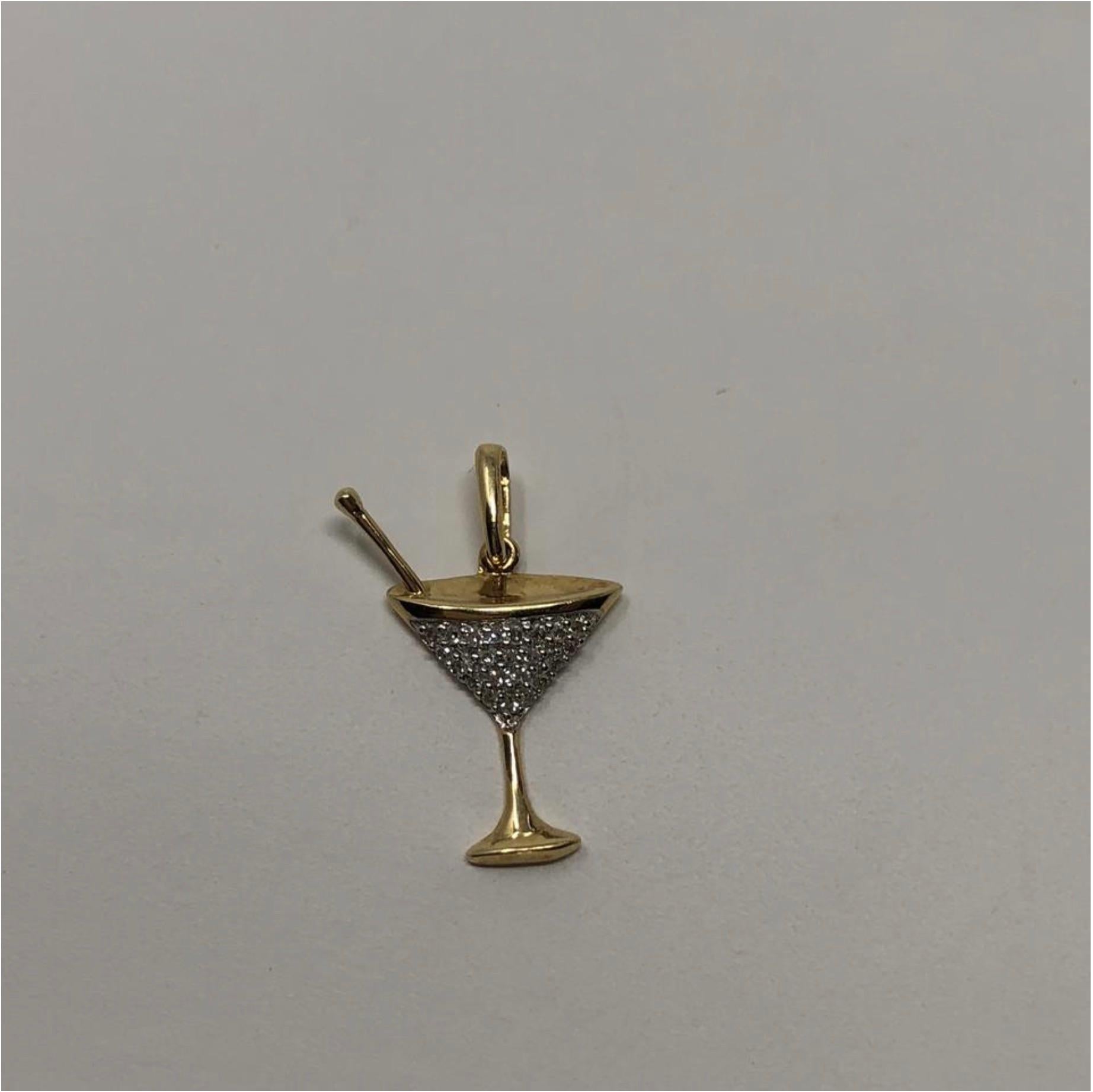 MODEL - Vintage 14k Gold .15ct TDW Diamond Martini Glass Pendent Charm

CONDITION - Exceptional! No signs of wear.

SKU - 2383-FL

ORIGINAL RETAIL PRICE - 175 + tax

MATERIAL - 14k Gold

WEIGHT - .95 grams

DIMENSIONS - L.6 x H.75 x D.2

COMES WITH