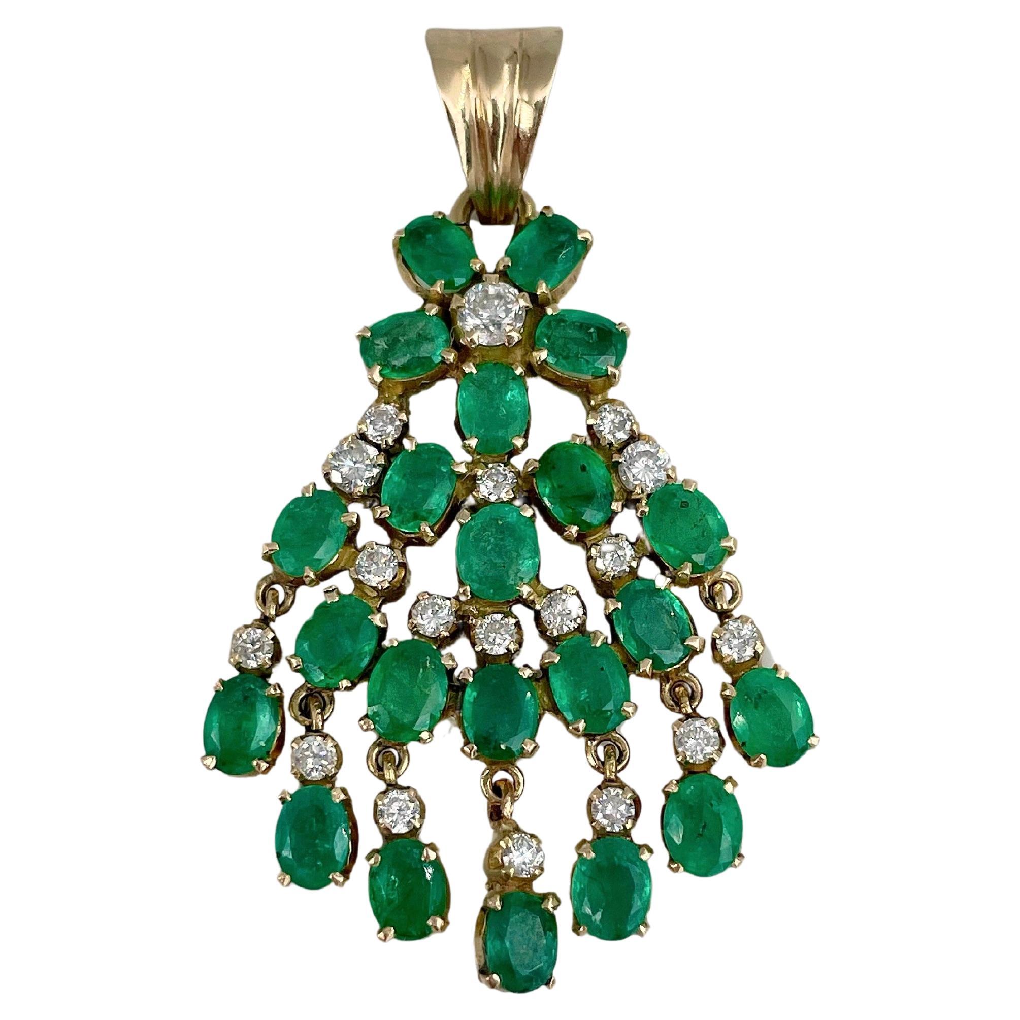 Vintage 14 Karat Gold 3,00 Karat Smaragd 0,60 Karat Diamant Floral Anhänger