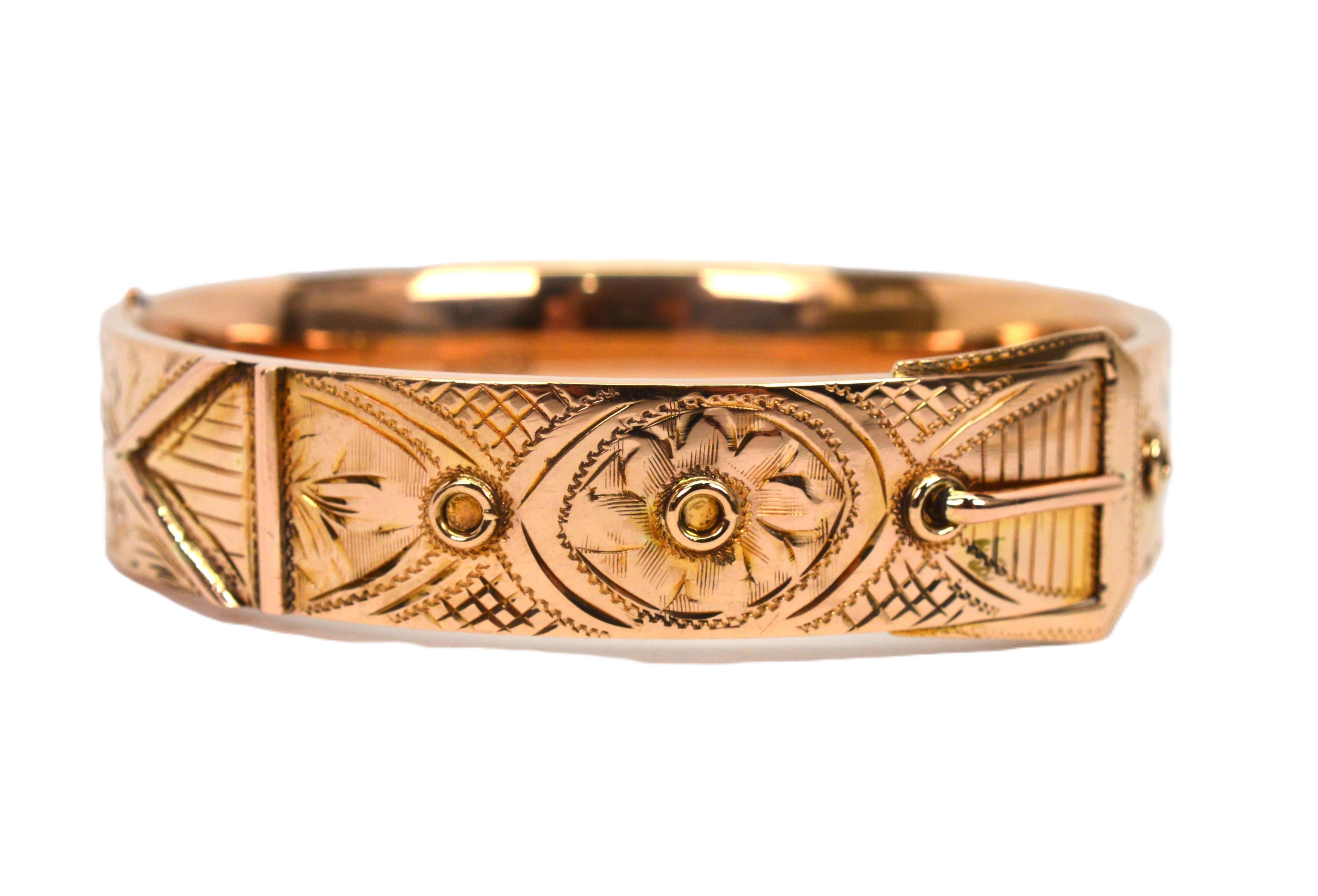 Vintage 14 Karat Gold Bangle Bracelet with Engraved Buckle Detail For Sale 6