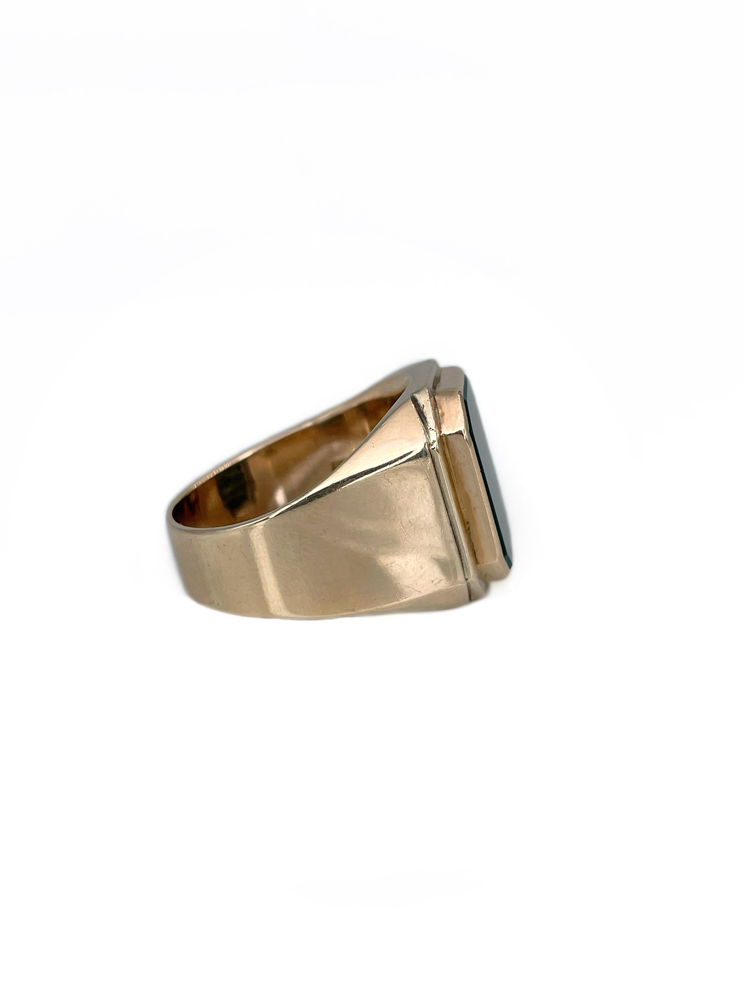 Vintage 14 Karat Gold Bloodstone Rectangle Signet Ring In Good Condition For Sale In Vilnius, Vilniaus apskr.