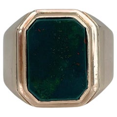 Bague signet rectangulaire en or 14 carats avec pierres de sang