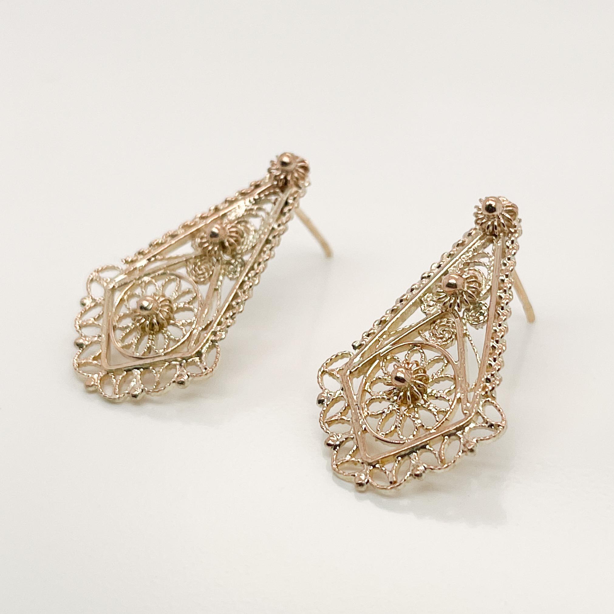 Vintage 14 Karat Gold Etruscan Revival Style Filigree Earrings In Good Condition For Sale In Philadelphia, PA