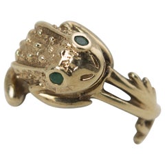 Retro 14 Karat Gold Frog Ring with Emerald Eyes