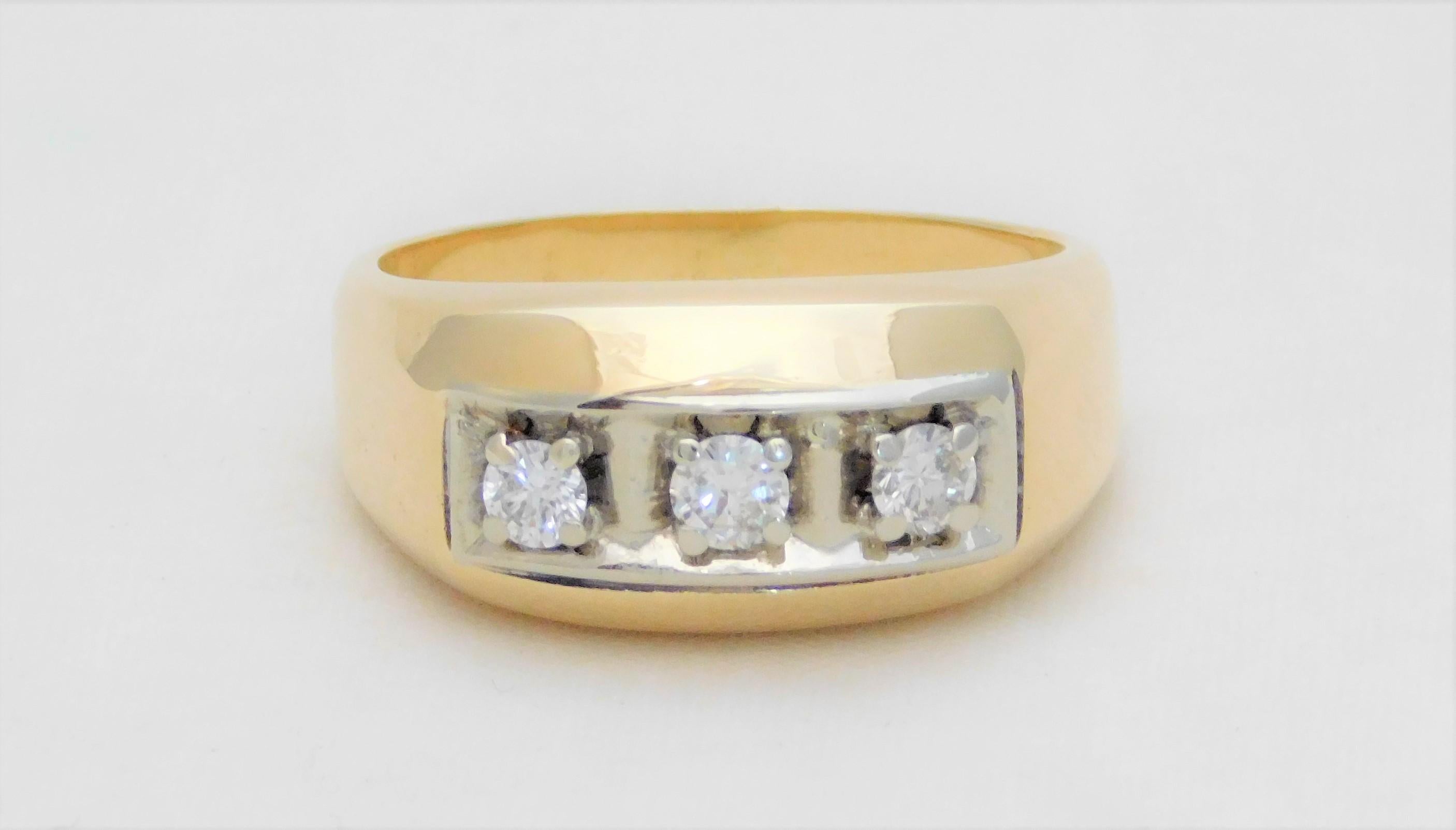 Round Cut Vintage 14 Karat Gold Gentleman’s Three-Stone Diamond Ring For Sale