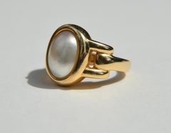 Vintage 14 Karat Gold Mabe Pearl Oval Signet Ring