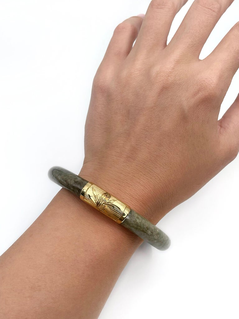 Wide Wrist 14 Karat Gold Mossy Green Jade Hinged Bangle Bracelet For