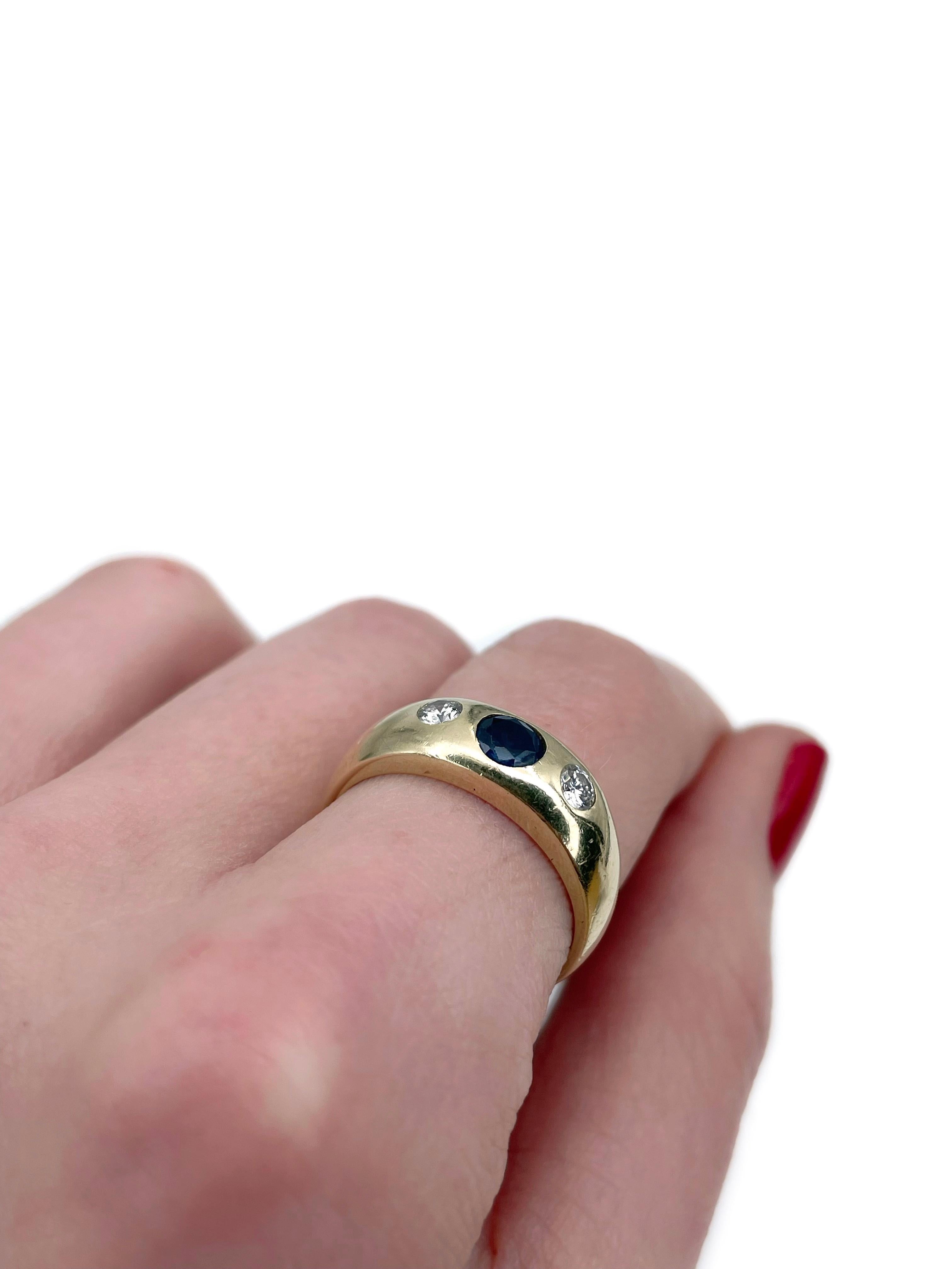 Anillo de tres piedras vintage de oro de 14 quilates con zafiro VS de 0,50 quilates y diamante de 0,25 quilates Corte redondo en venta