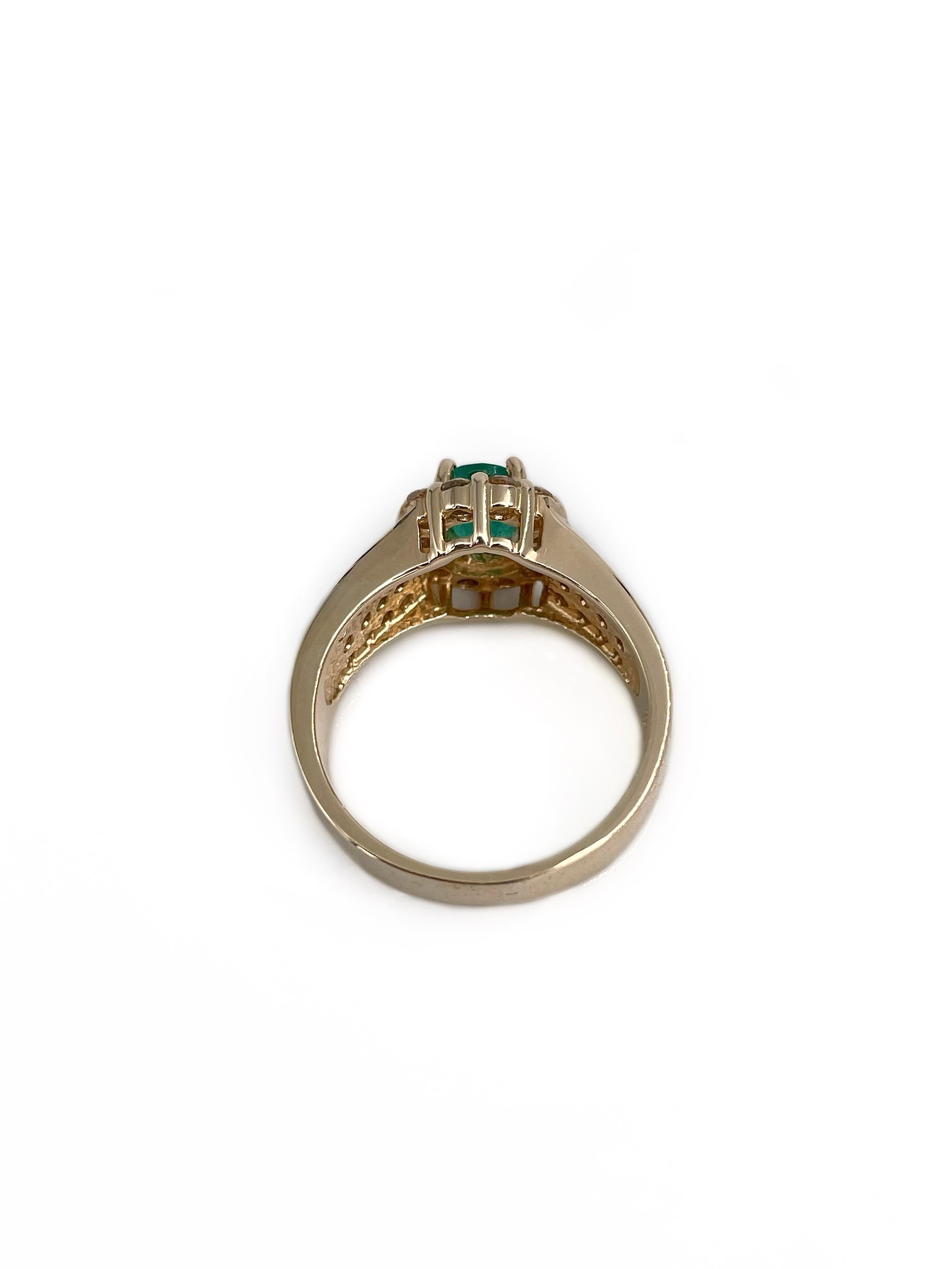Vintage 14 Karat Gold 0.90 Carat Oval Emerald 0.85 Carat Diamond Cluster Ring In Good Condition For Sale In Vilnius, LT