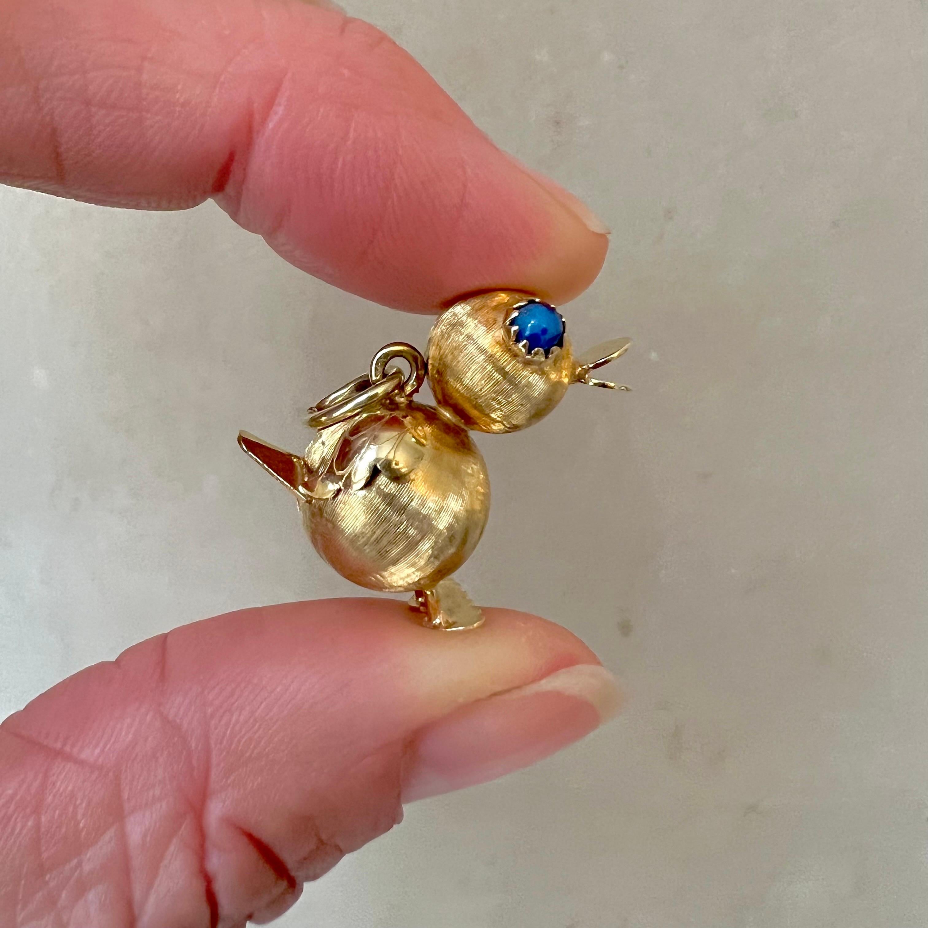 Vintage 14 Karat Gold Textured Duck Charm Pendant For Sale 1