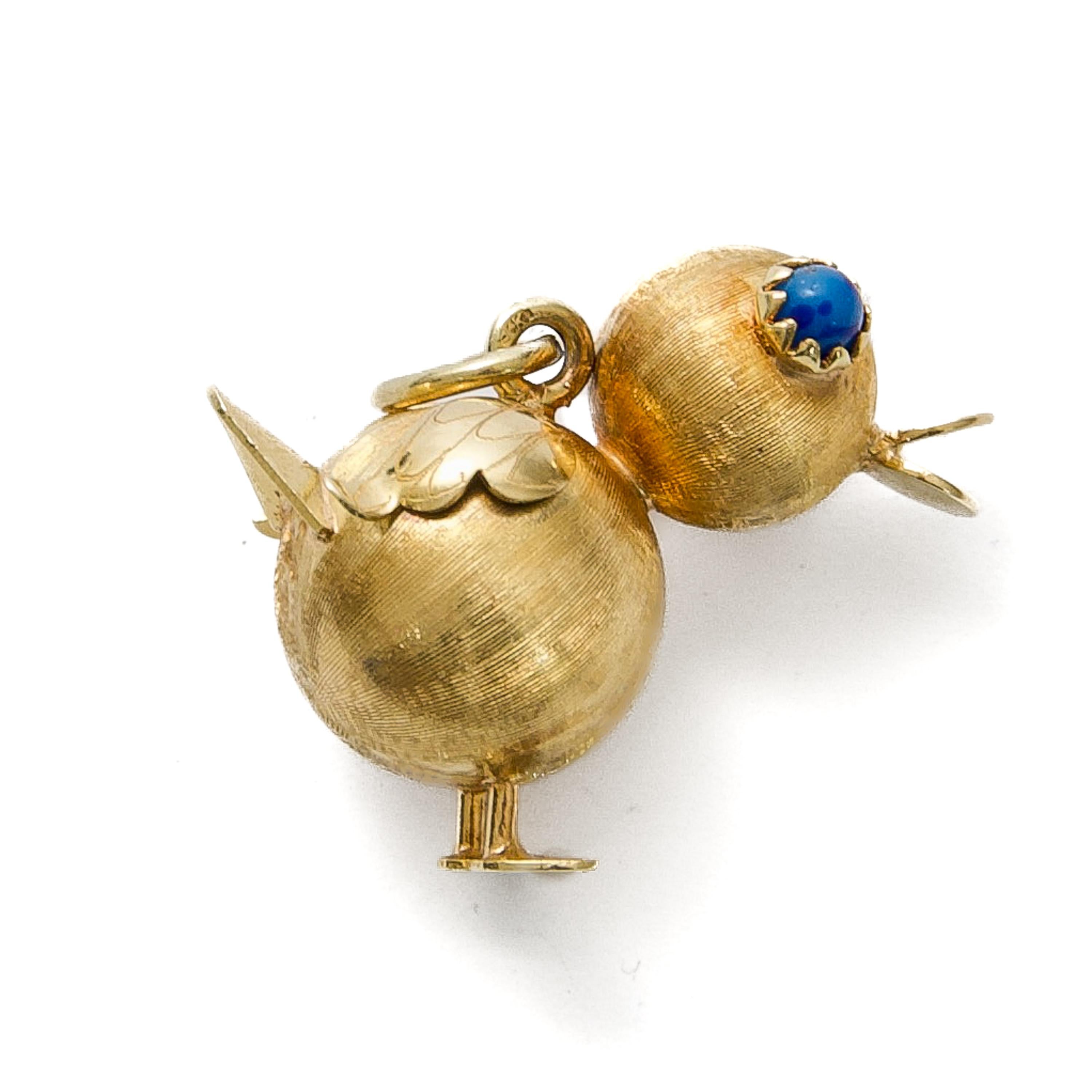 Vintage 14 Karat Gold Textured Duck Charm Pendant For Sale
