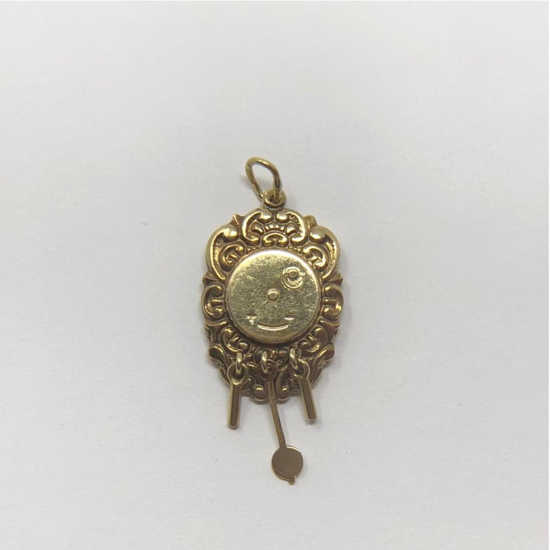Vintage 14 Karat Gold Victorian Cuckoo Clock Pendent Charm In Excellent Condition In Saint Charles, IL