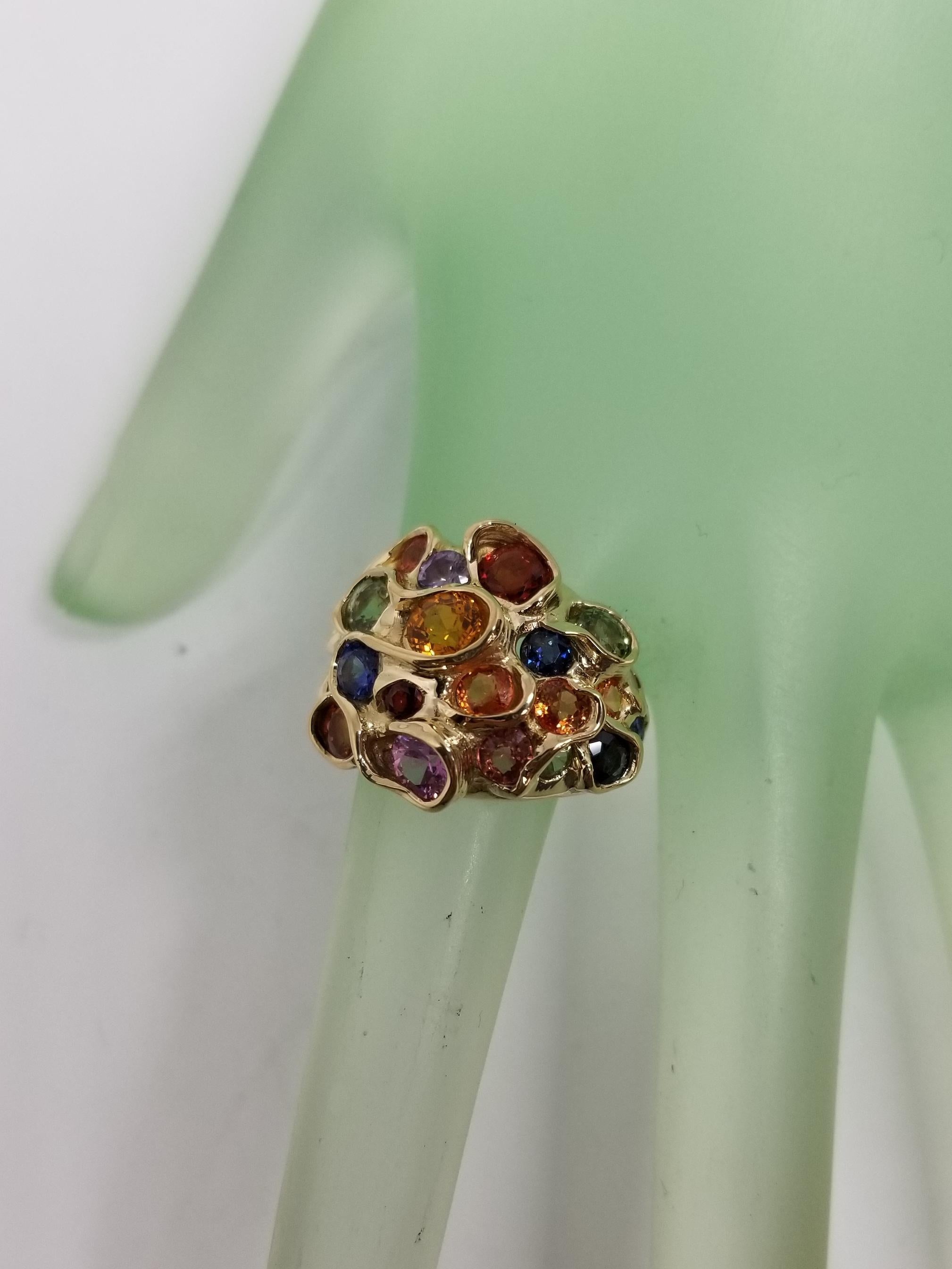 Vintage 14 Karat mehrfarbiger Saphir-Cluster-Ring für Damen oder Herren im Angebot