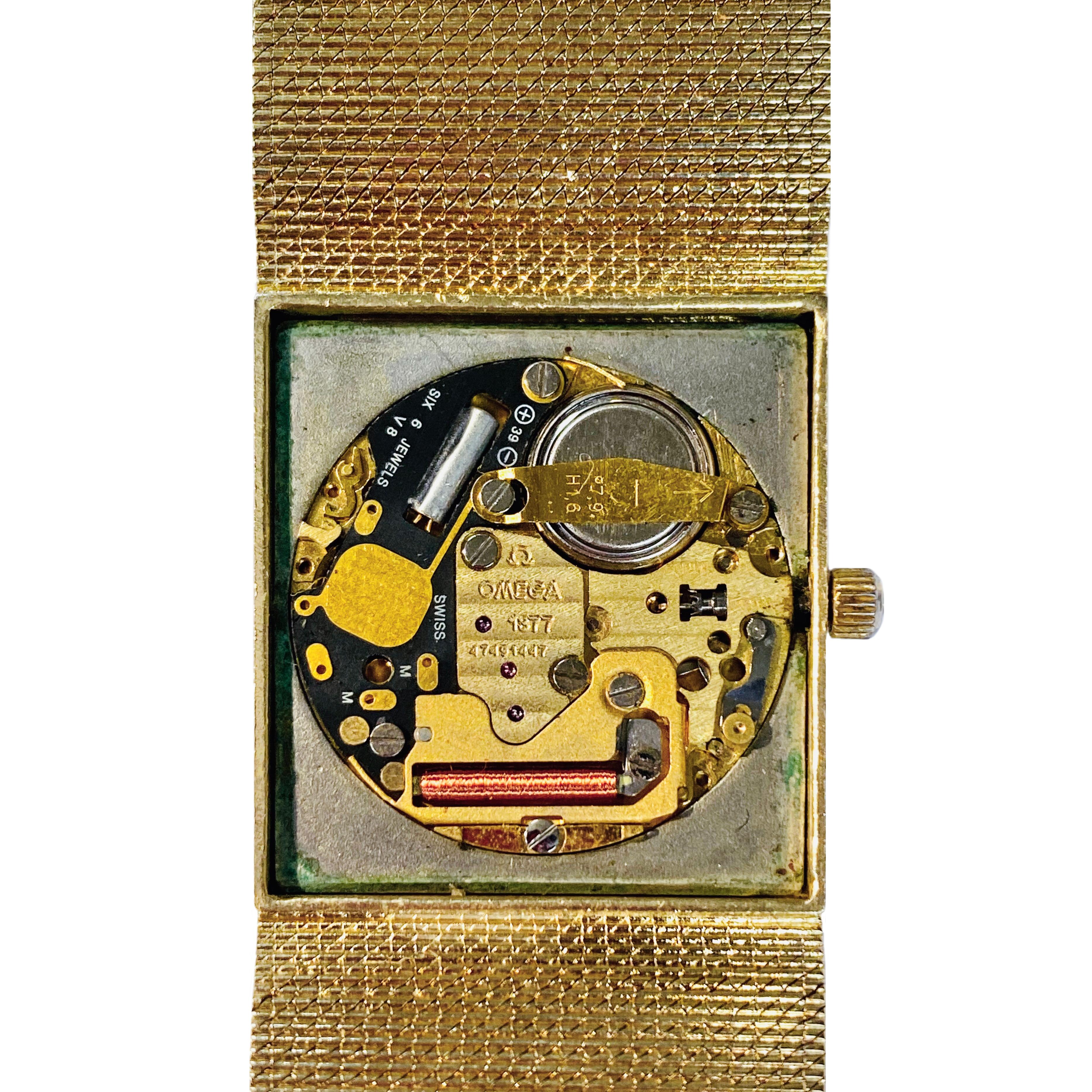 Omega Montre-bracelet à 6 bijoux en or jaune, 1982 en vente 1