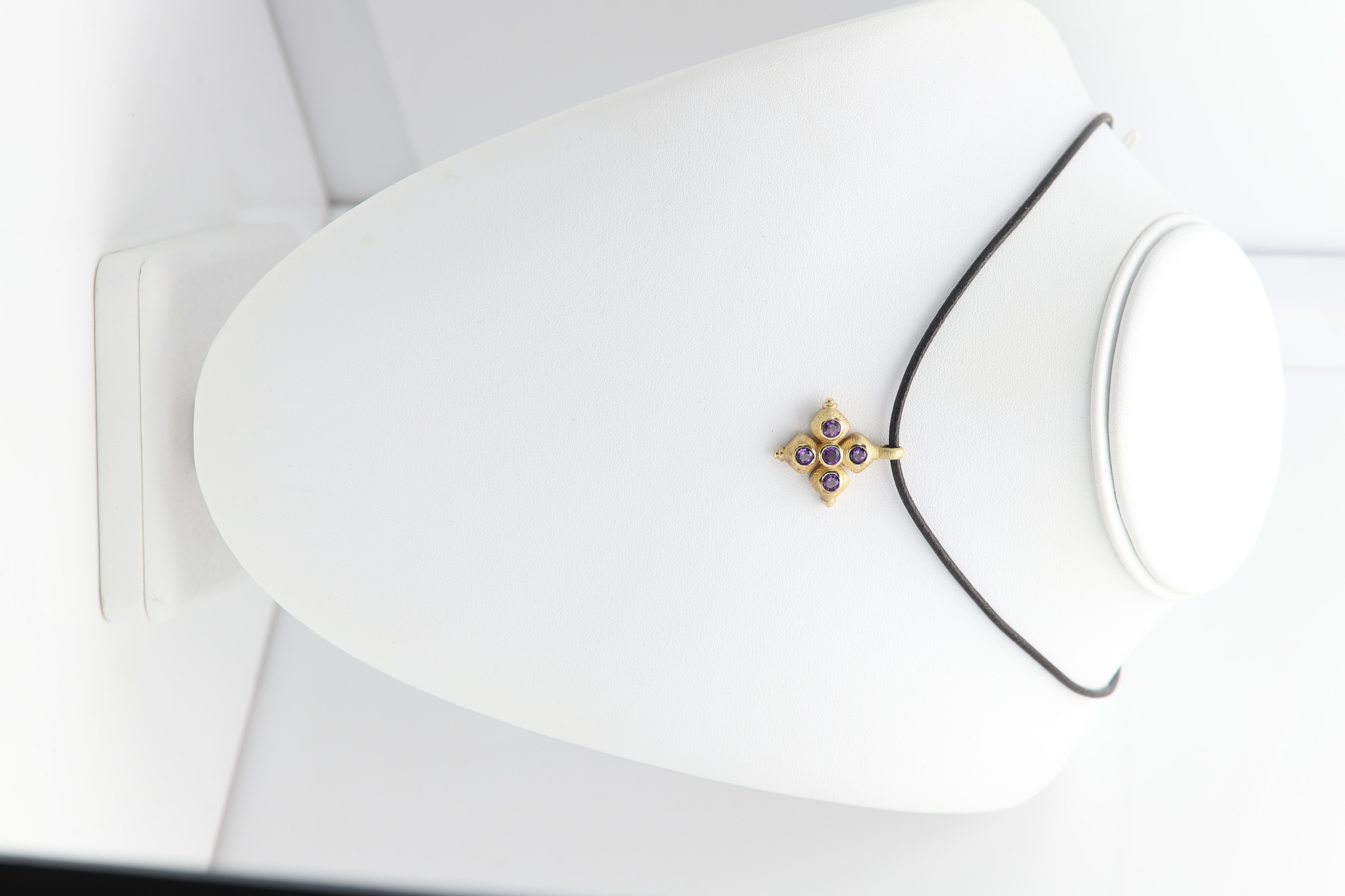 Vintage 14 Karat Purple Greek Cross natural Amethyst solid yellow gold Neuf - En vente à Brooklyn, NY
