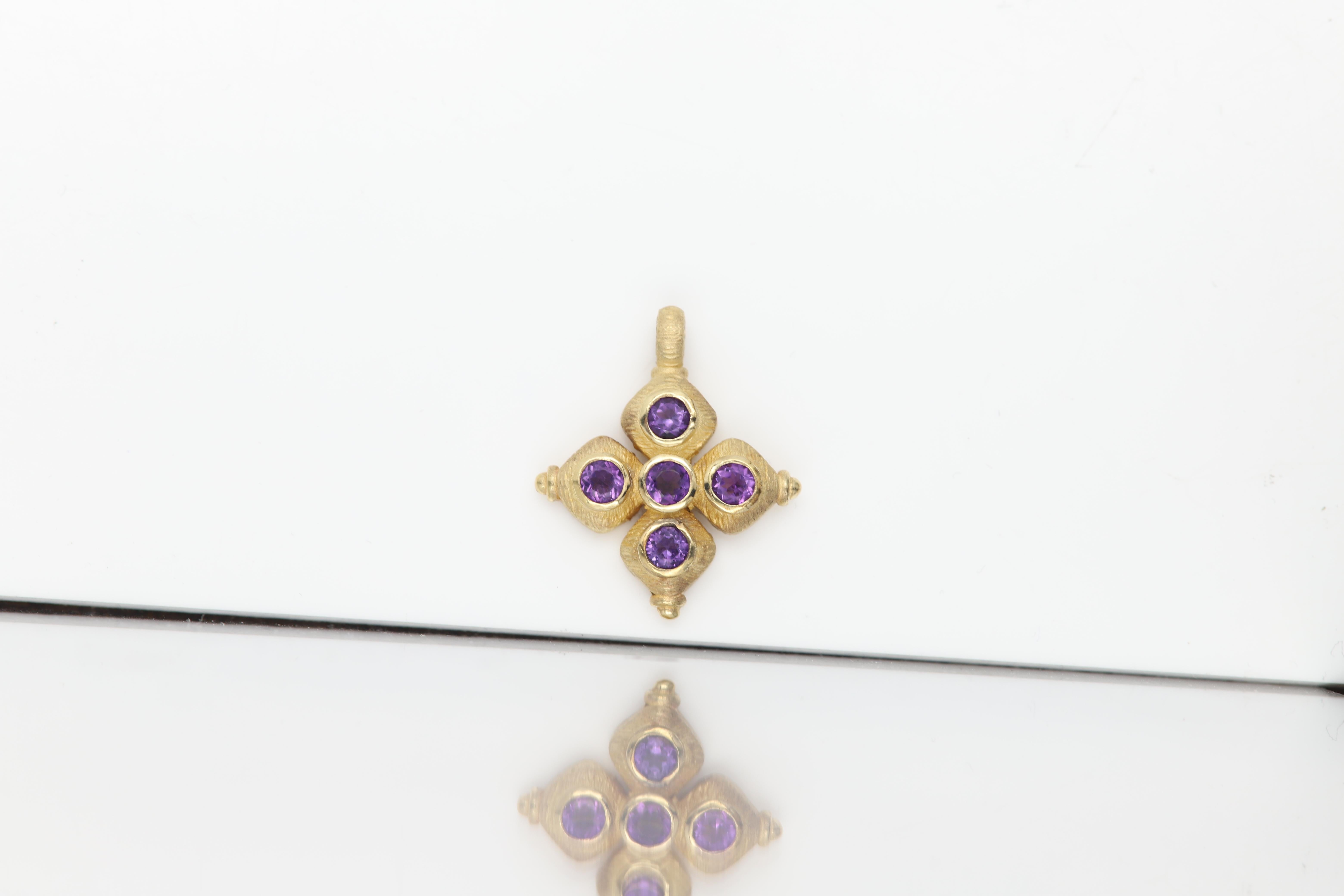 Vintage 14 Karat Purple Greek Cross natural Amethyst solid yellow gold en vente 1