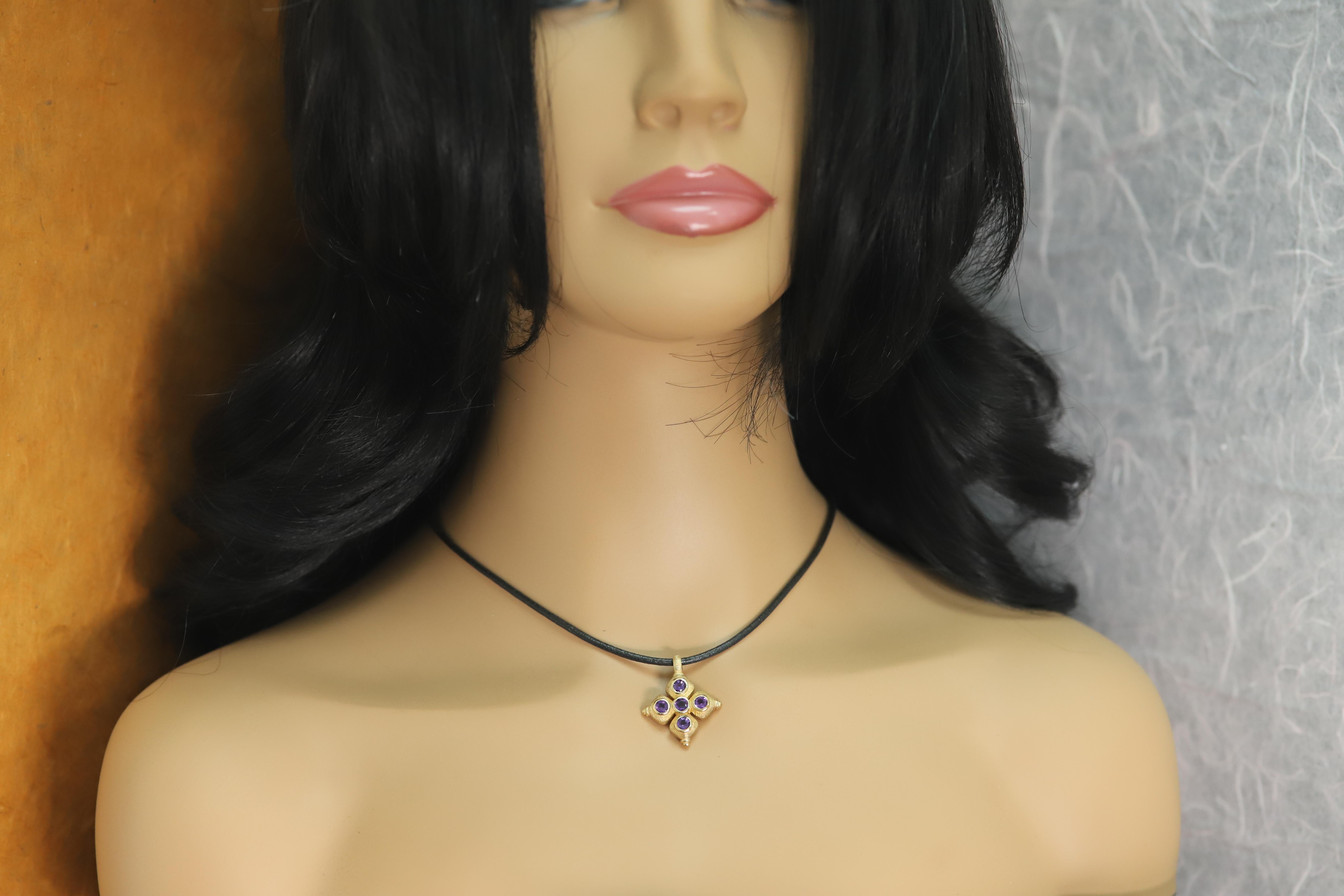 Vintage 14 Karat Purple Greek Cross natural Amethyst solid yellow gold en vente 2