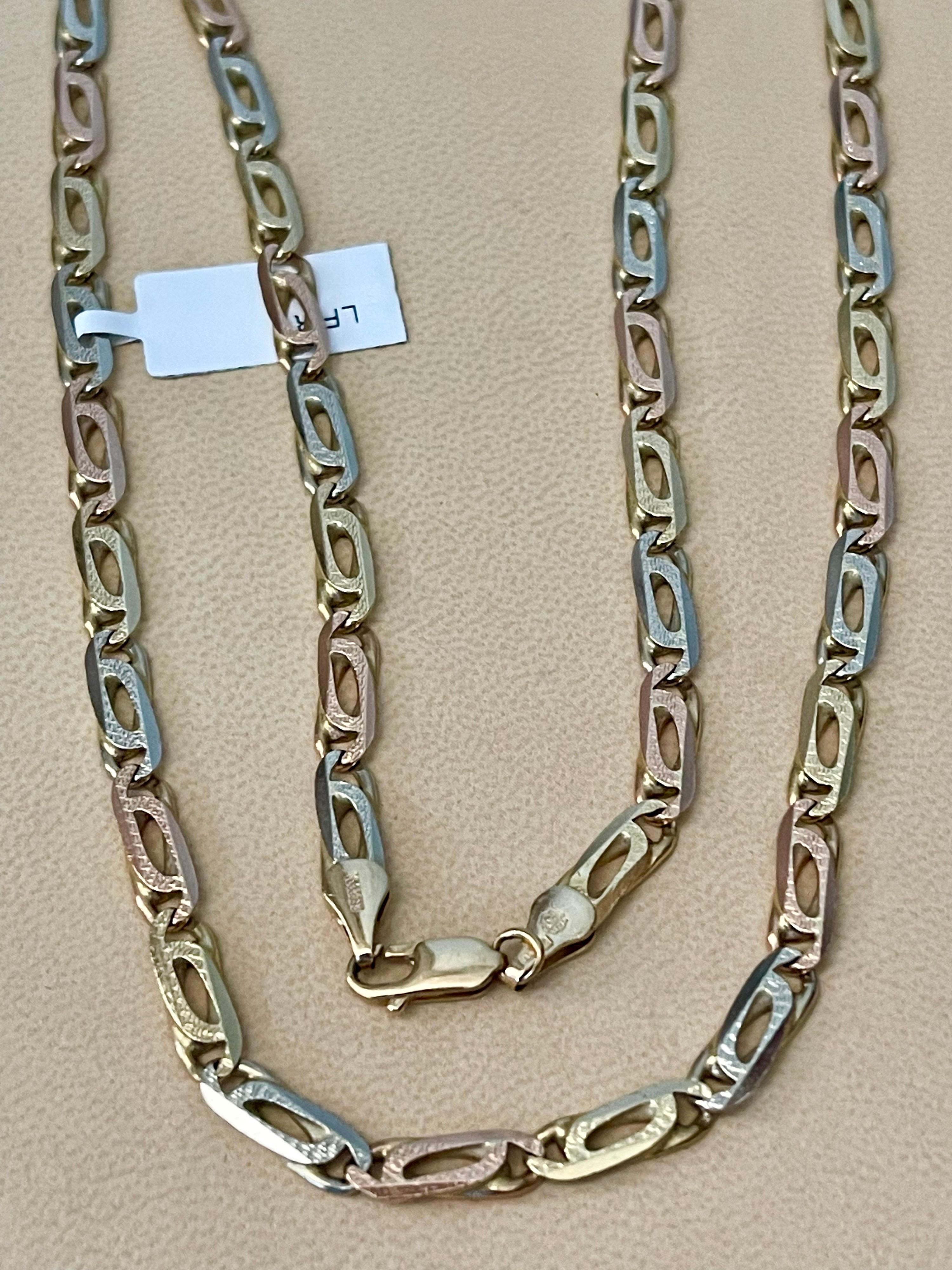 Vintage 14 Karat Tri Color Overlapping Paper Clip Gold Necklace/ Chain 32 Grams In Excellent Condition In New York, NY