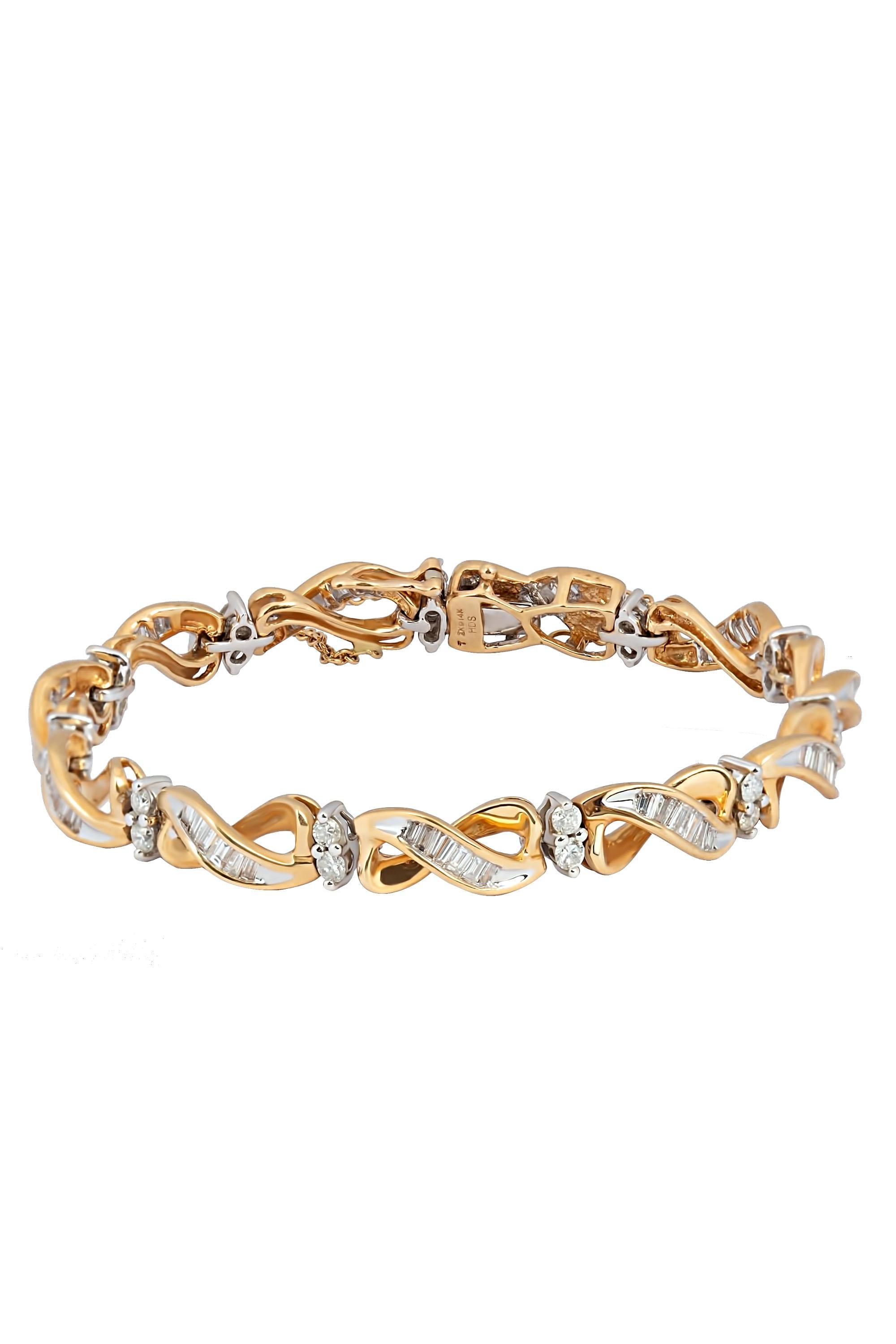 Taille baguette Bracelet vintage à maillons en or jaune bicolore 14 carats avec diamants baguettes et diamants infinis en vente