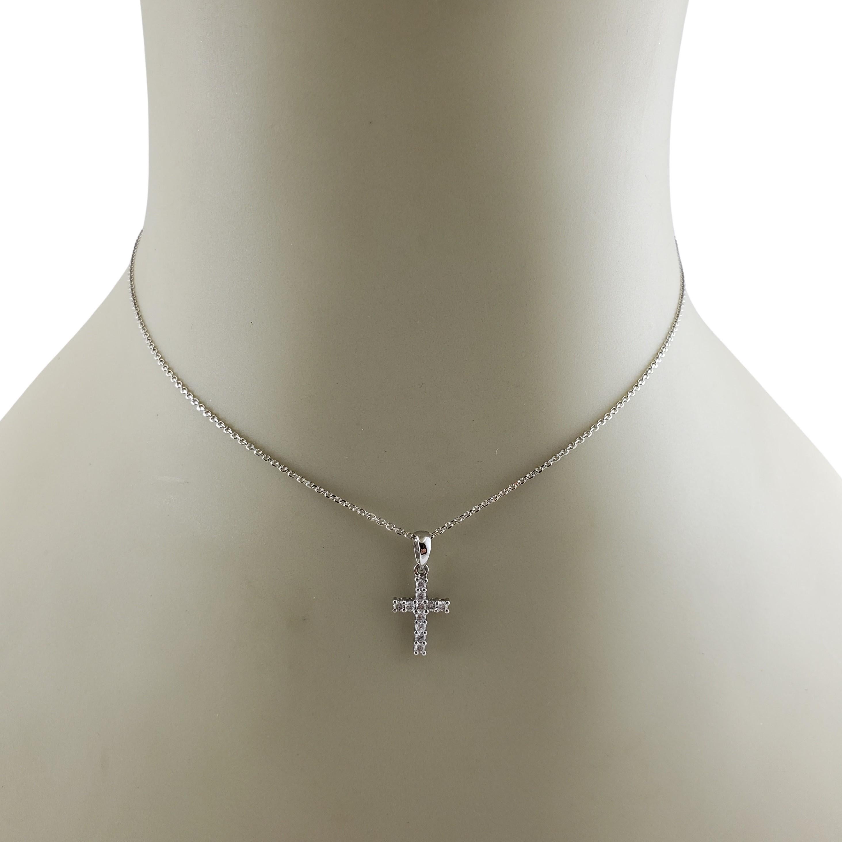 Vintage 14 Karat White Gold and Diamond Cross Pendant Necklace For Sale 1