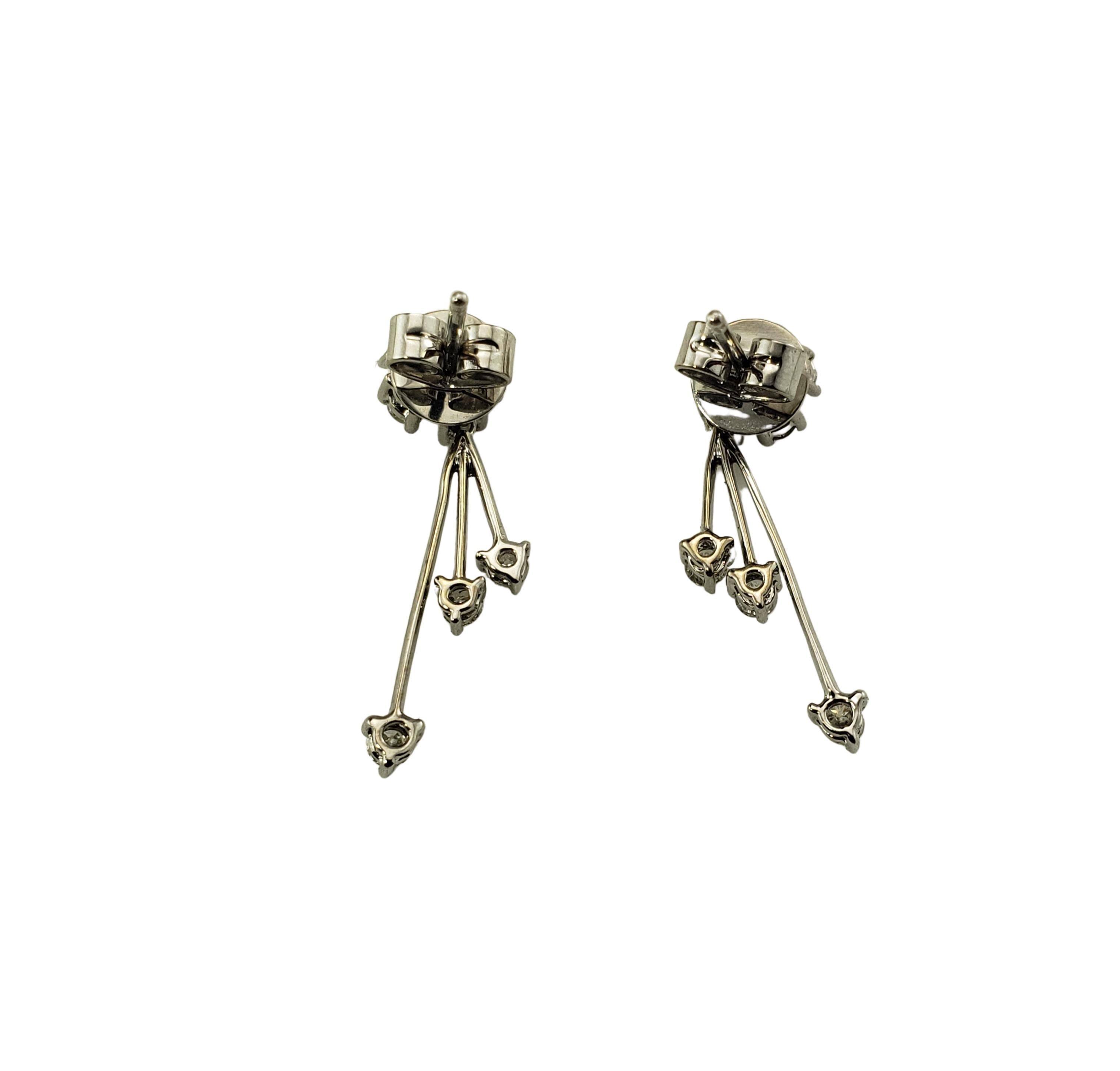 14 Karat White Gold and Diamond Dangle Earrings In Good Condition For Sale In Washington Depot, CT