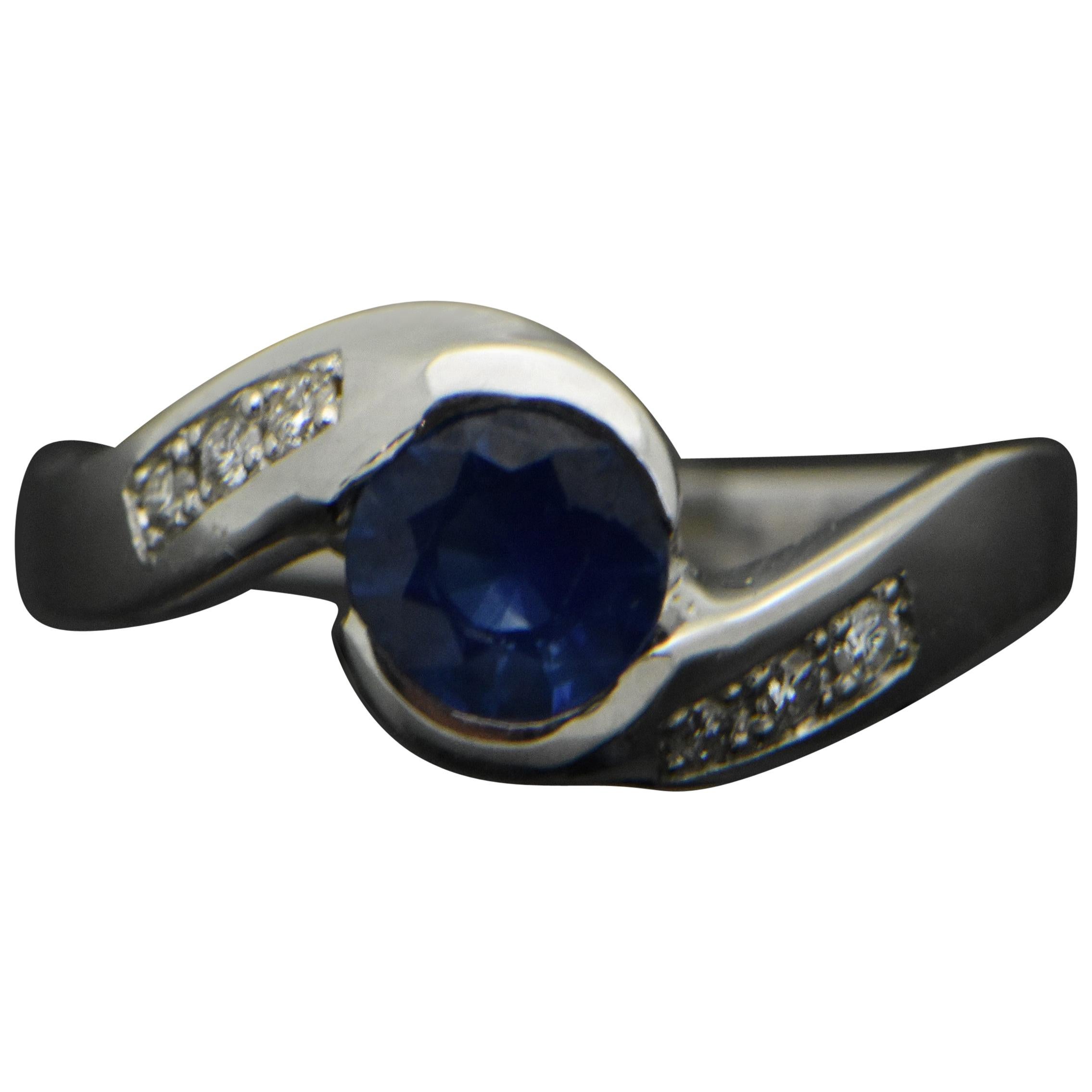 Vintage 14 Karat White Gold Blue Sapphire and Diamonds Ring For Sale