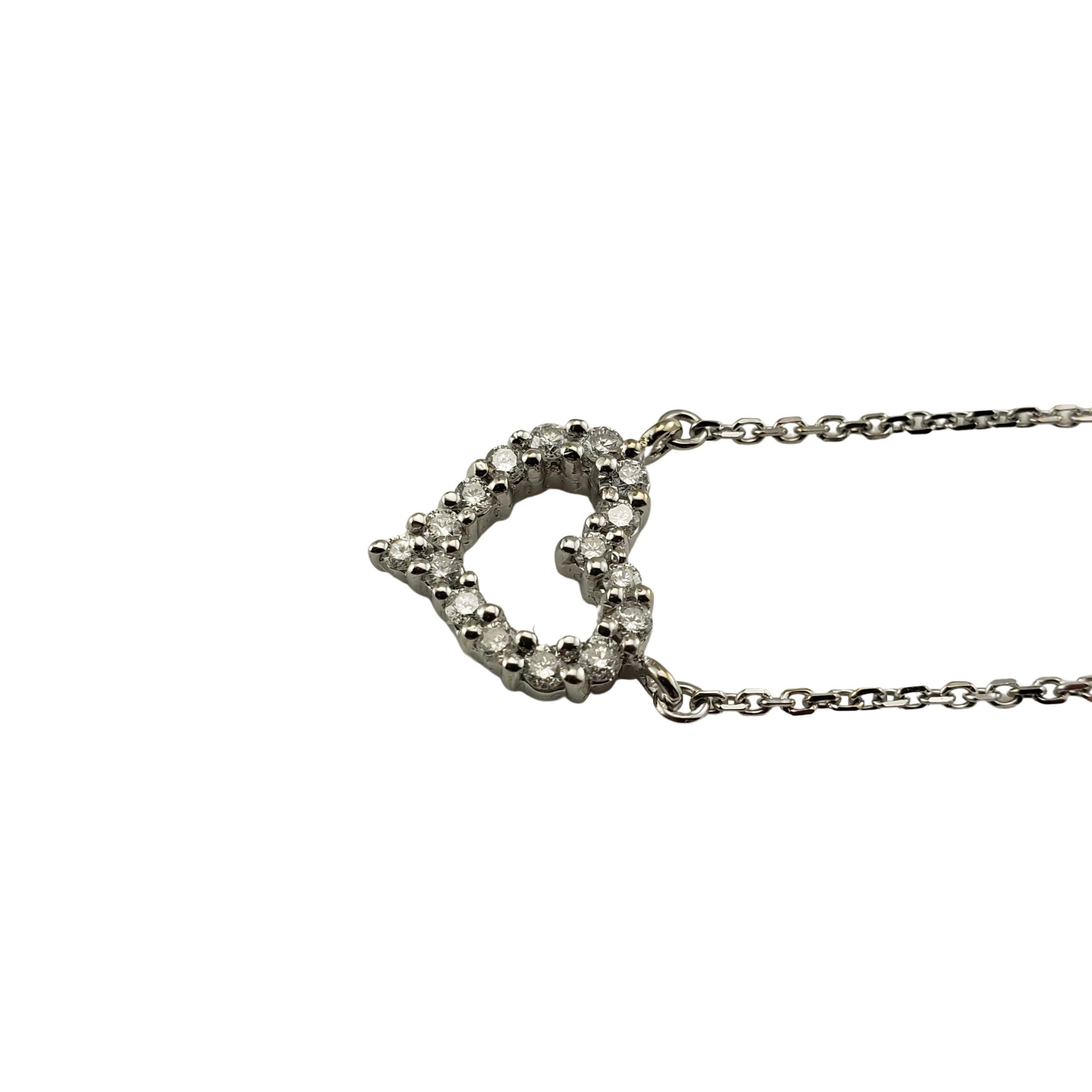 Brilliant Cut 14 Karat White Gold Diamond Heart Necklace For Sale