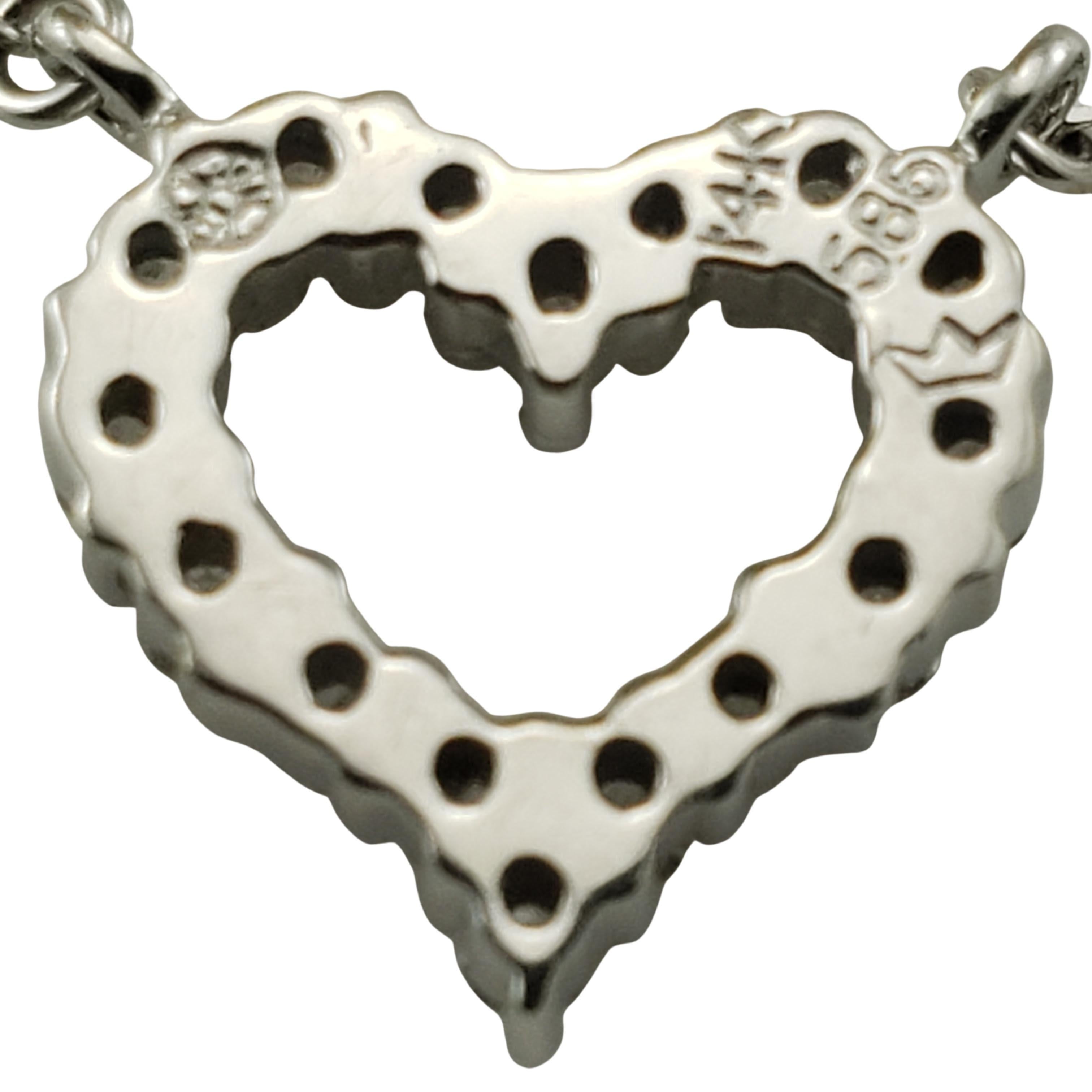 Collier en forme de cœur en or blanc 14 carats et diamant en vente 1