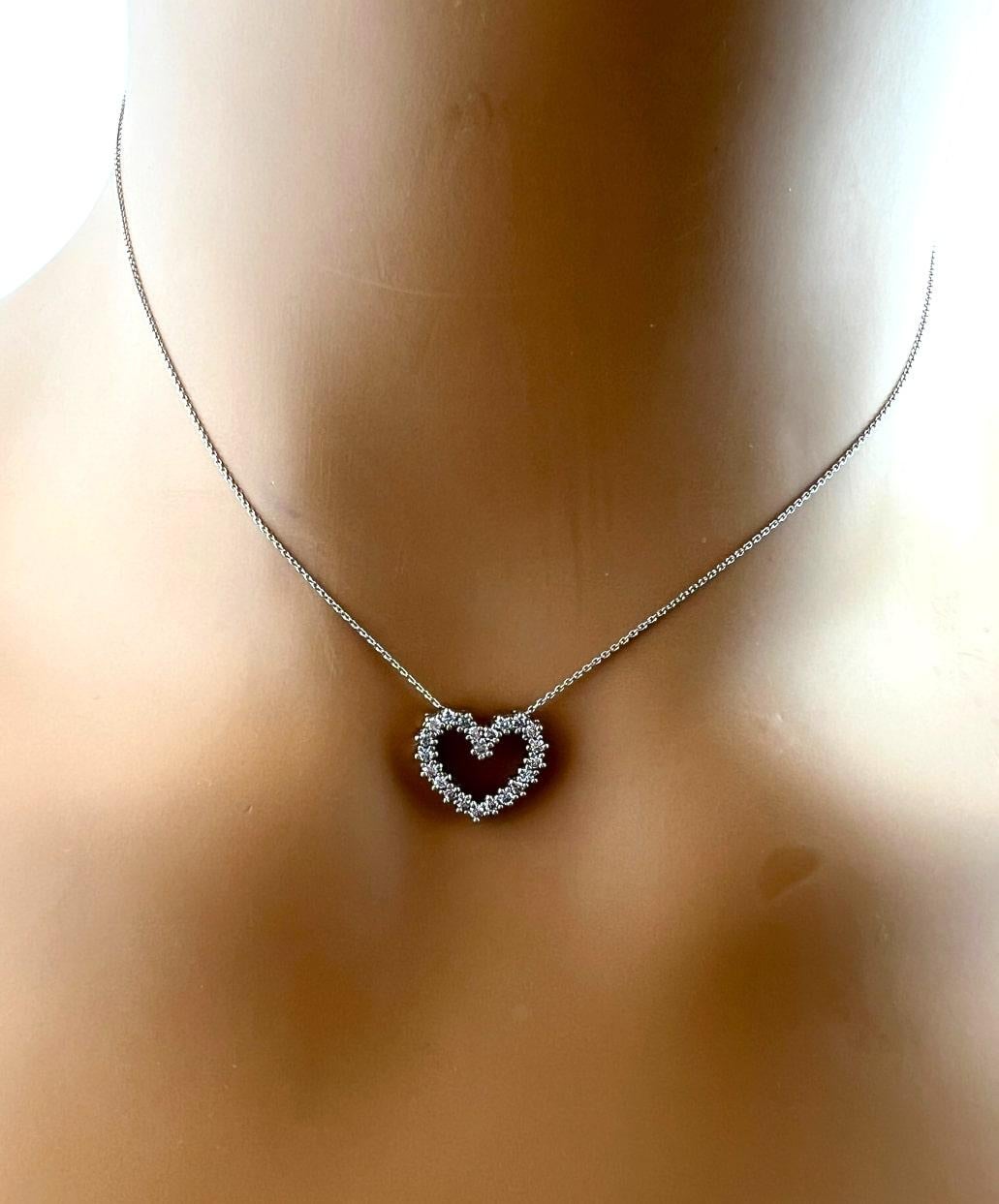 Vintage 14 Karat White Gold Diamond Heart Pendant Necklace For Sale 6