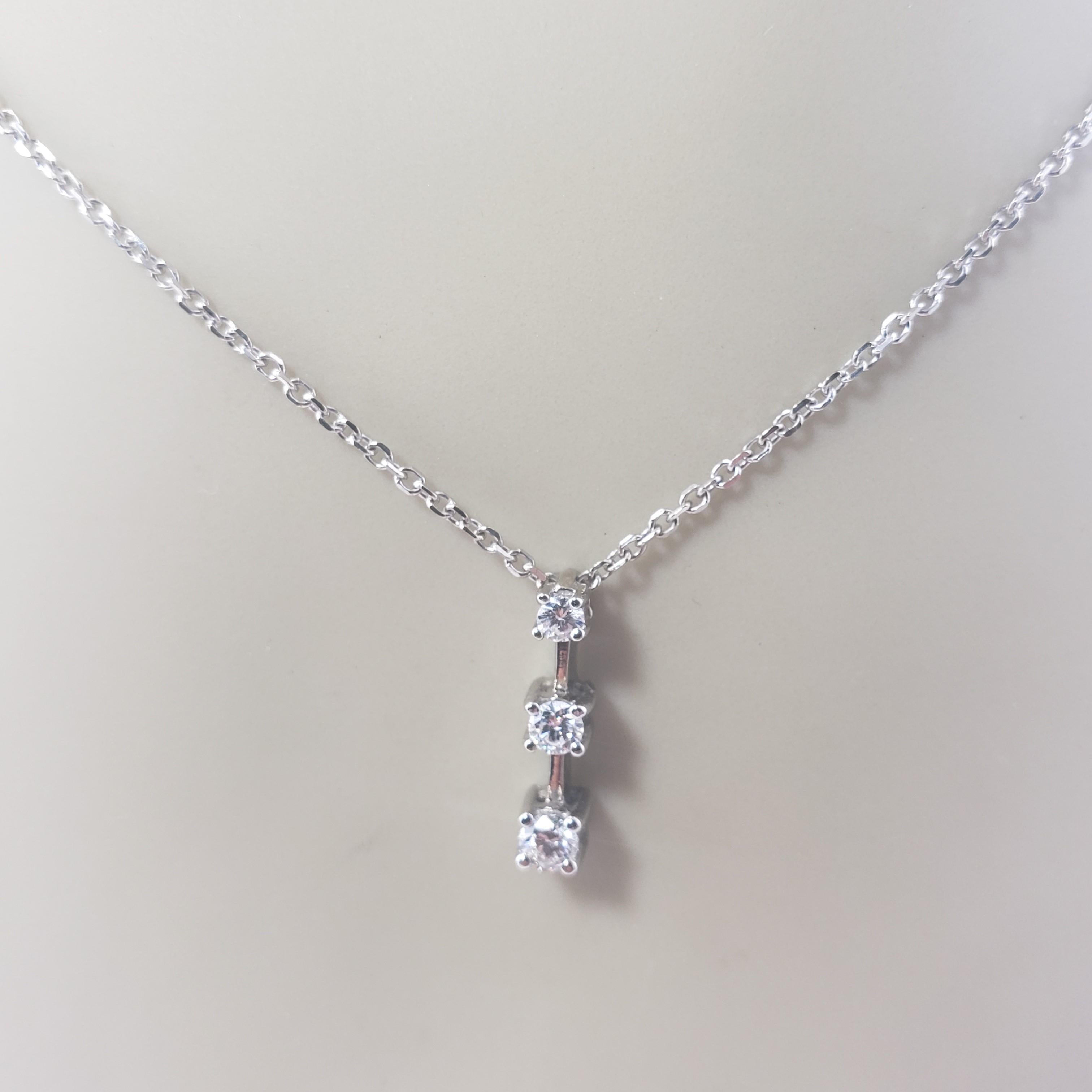 Vintage 14 Karat White Gold Diamond Pendant Necklace For Sale 3