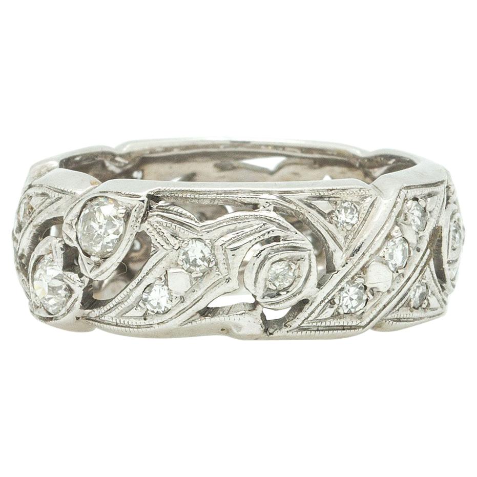 Vintage 14 Karat White Gold Diamond Wide Eternity Band 0.50 Carat, circa 1940s im Angebot