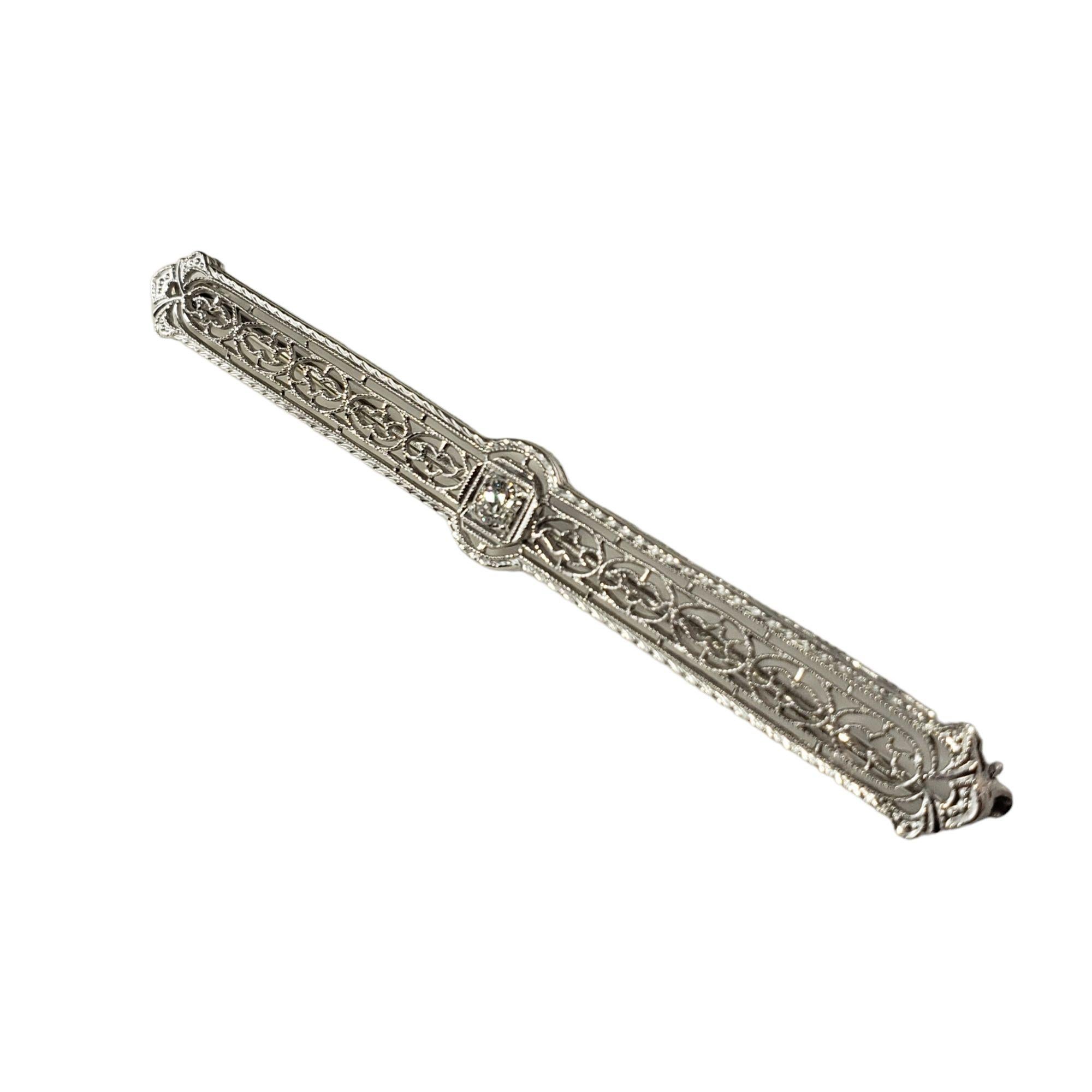 Vintage 14 Karat White Gold Filigree and Diamond Bar Pin #14711 In Good Condition For Sale In Washington Depot, CT