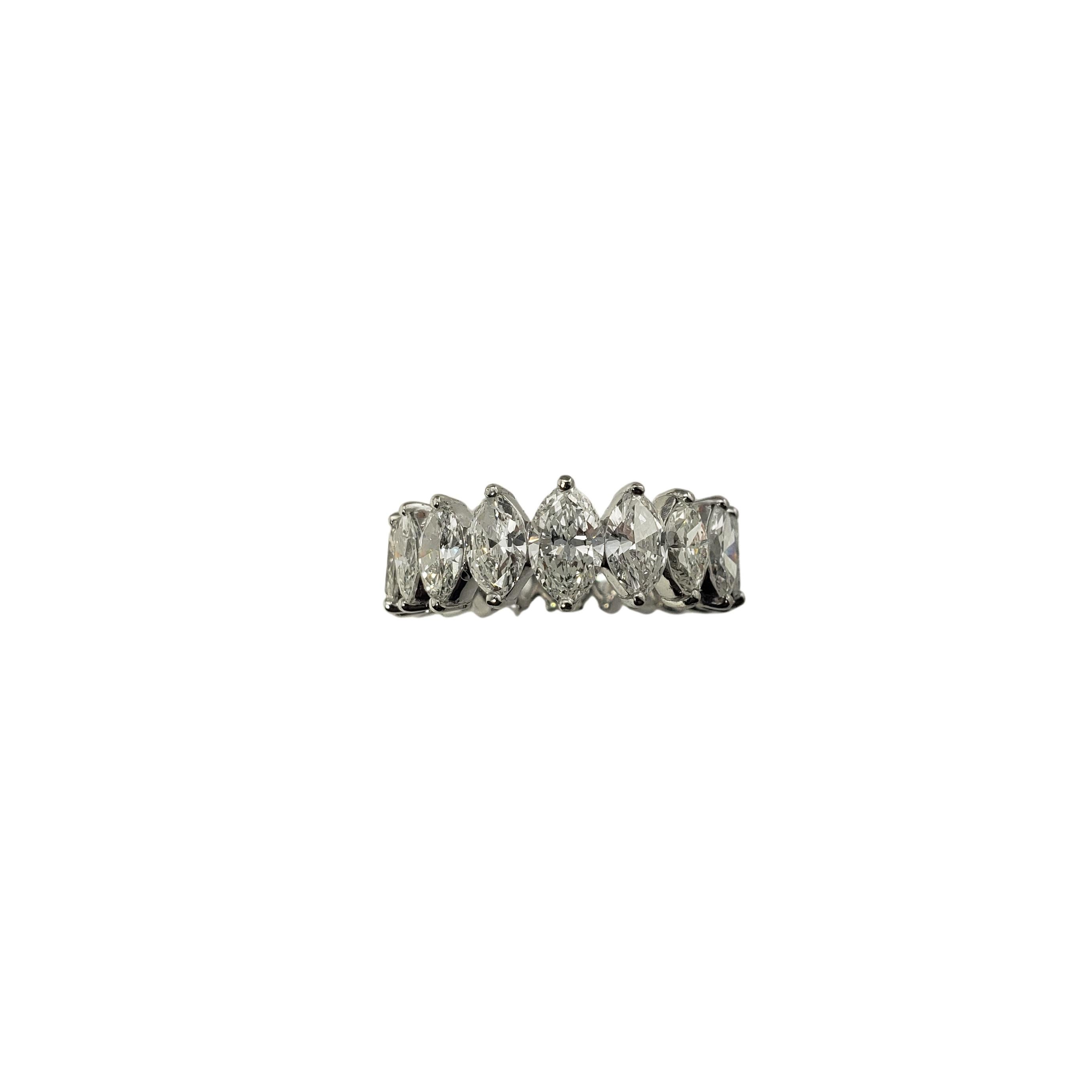 Vintage 14 Karat White Gold Marquise Diamond Eternity Band Ring Size 6.75-

This sparkling eternity band features 21 graduated marquis diamonds set in classic 14K white gold.  Width:  8 mm.

Approximate total diamond weight:  3.85 cts (largest stone