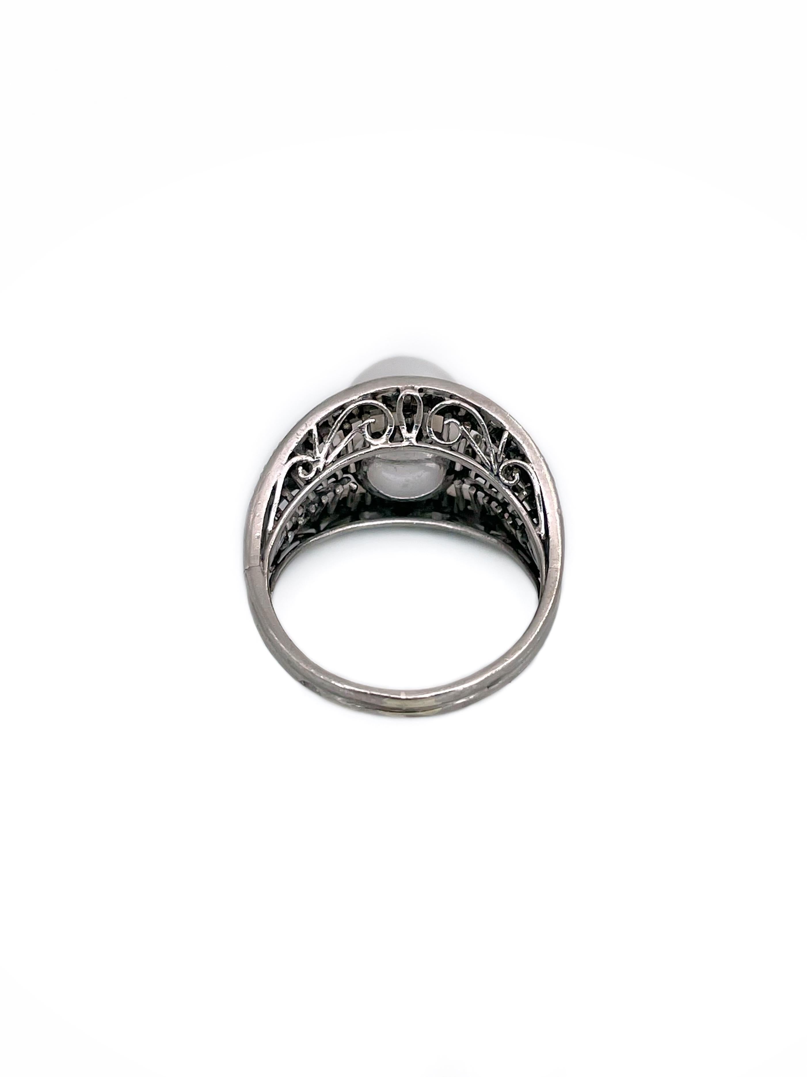 Vintage 14 Karat White Gold Pearl 0.49 Carat Diamond Openwork Cocktail Ring In Good Condition For Sale In Vilnius, Vilniaus apskr.