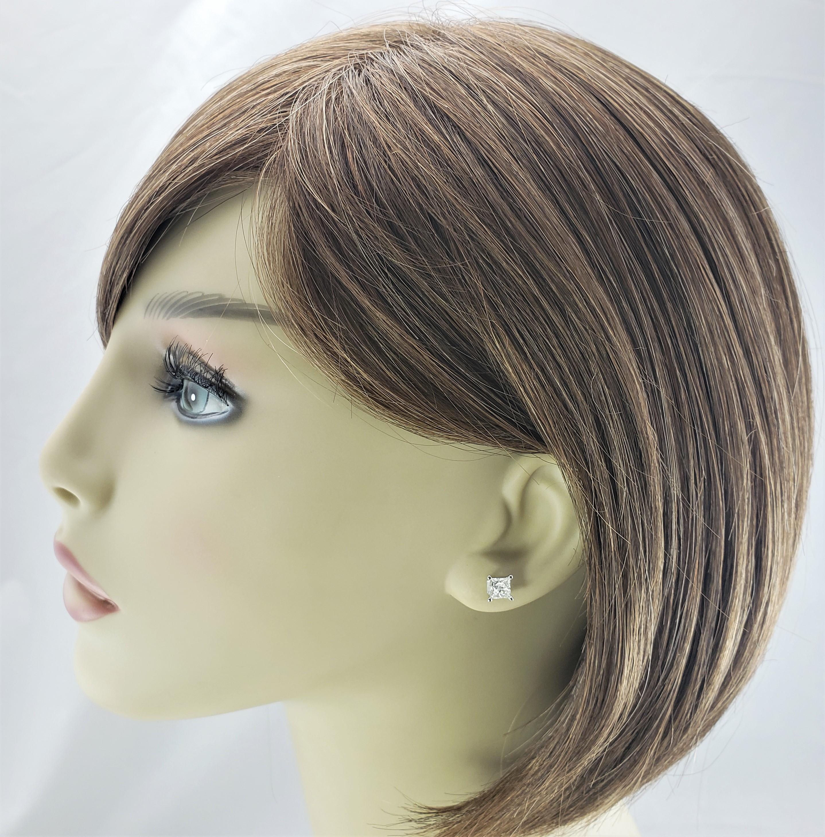 De las mujeres Pendientes de oro blanco de 14 quilates con diamantes talla princesa 1,0 TCW
