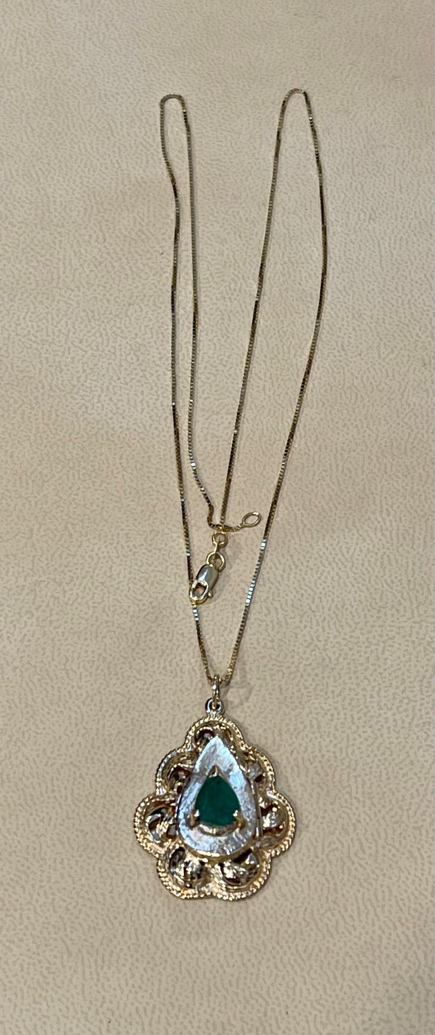 Vintage 14 Karat Yellow Gold 10.5 Gm Chain with Locket and Natural Emerald For Sale 6