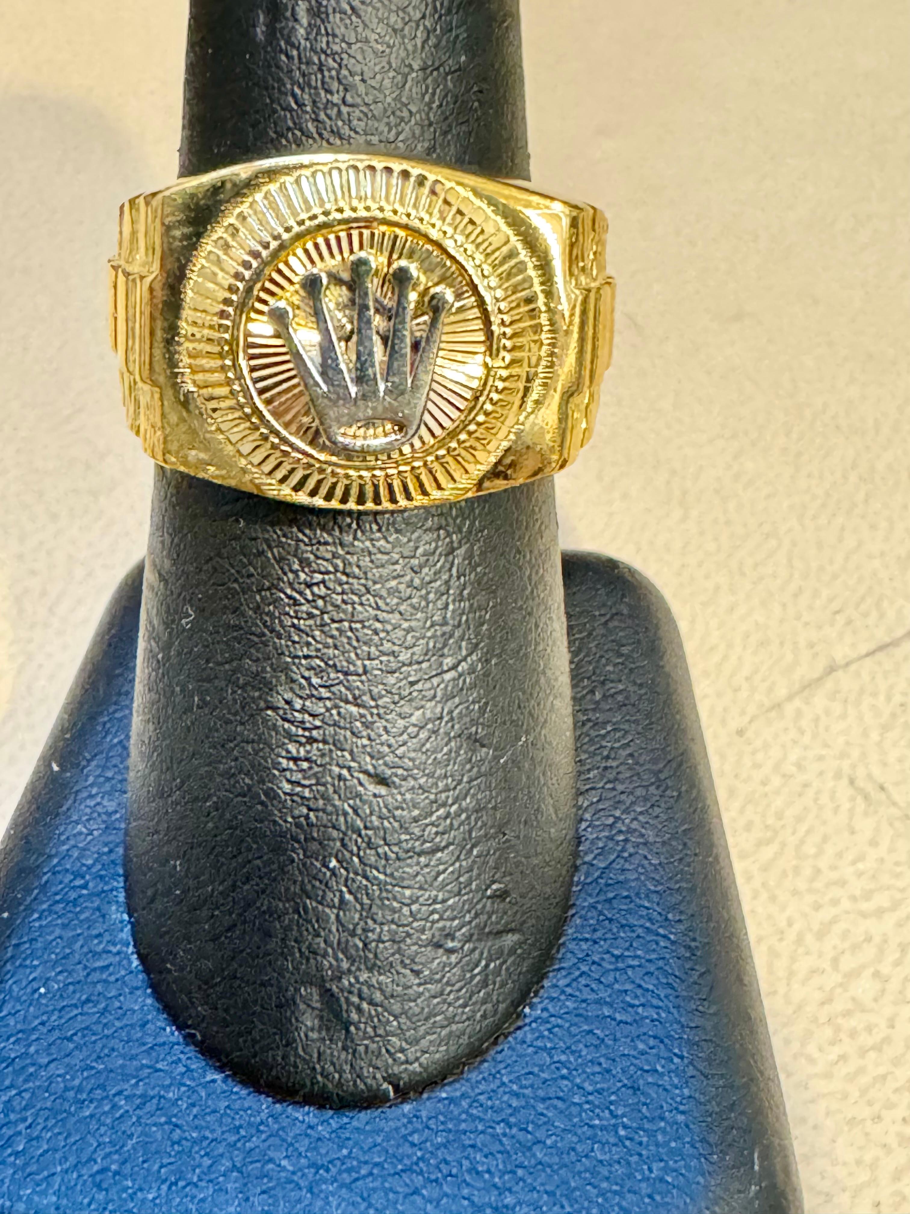 Vintage 14 Karat  Yellow Gold 10.5 Gm  Rolex Look Design Ring Size 8.5 In Excellent Condition In New York, NY