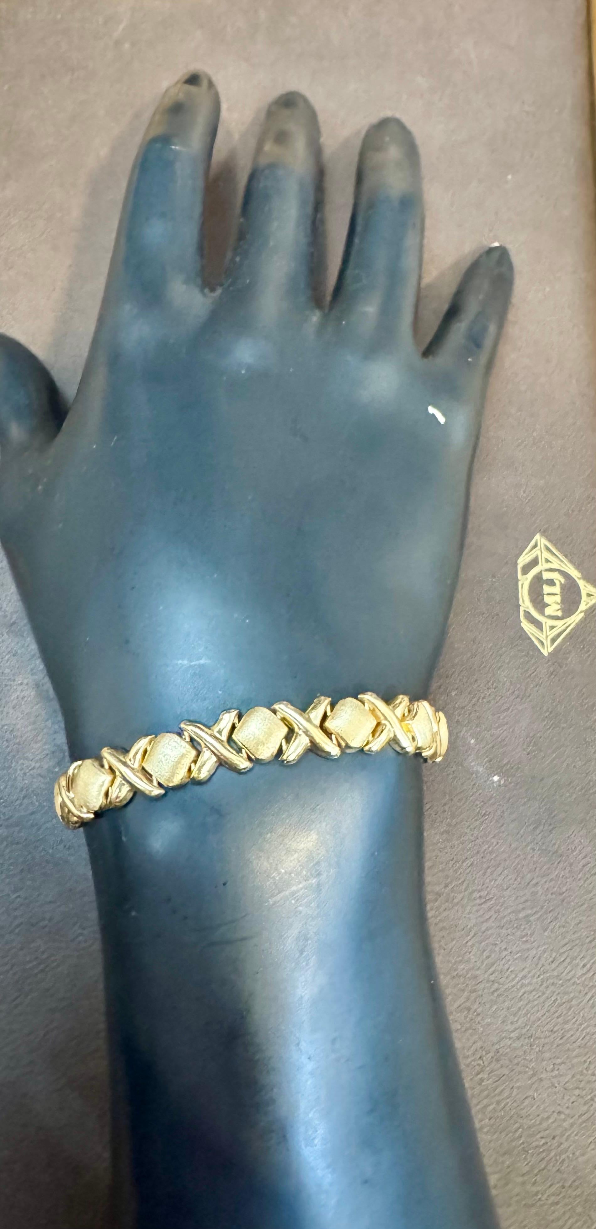 Vintage 14 Karat Yellow Gold 12 Gm X link Bracelet Unisex, 8 Inch Long For Sale 1