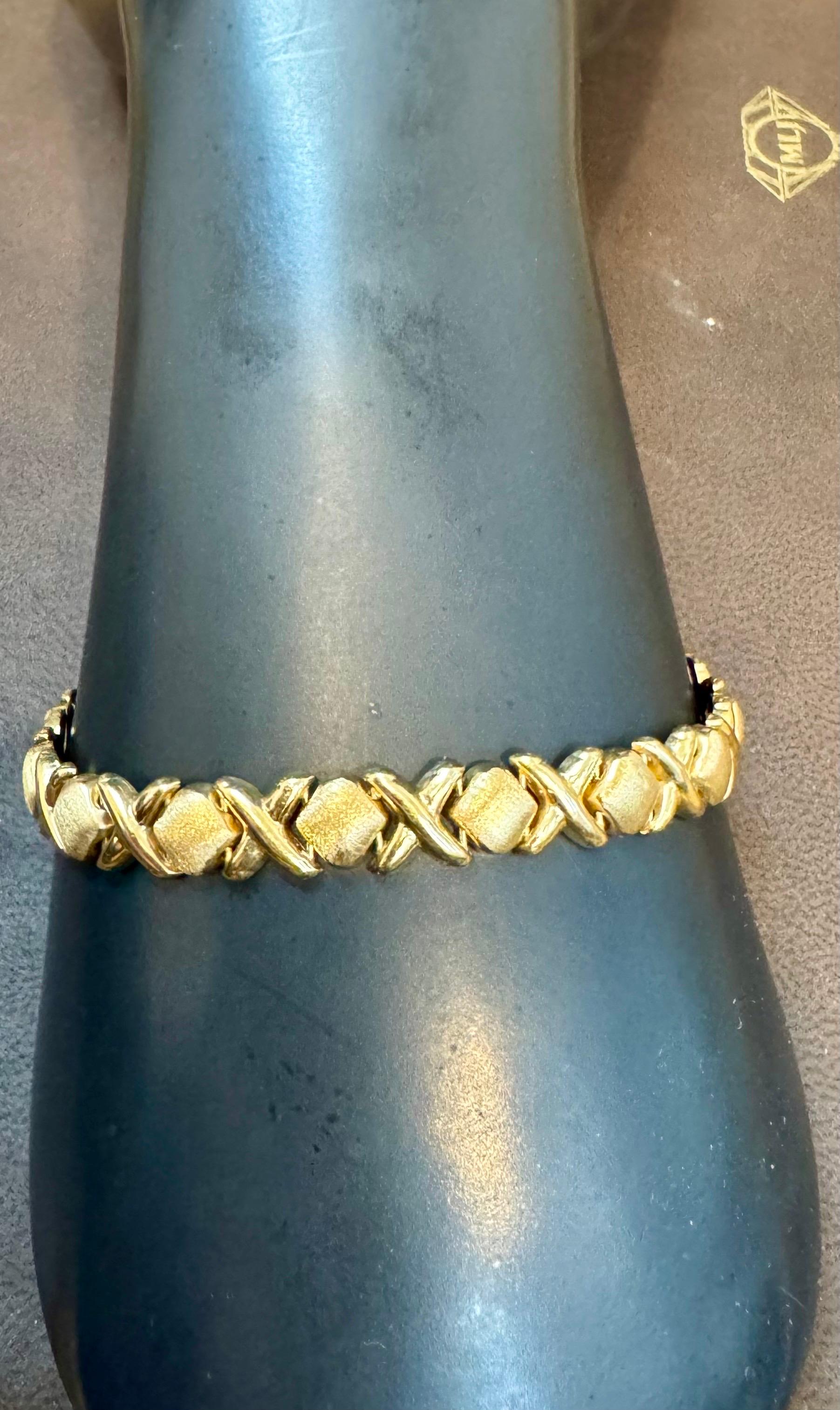 Vintage 14 Karat Yellow Gold 12 Gm X link Bracelet Unisex, 8 Inch Long For Sale 3