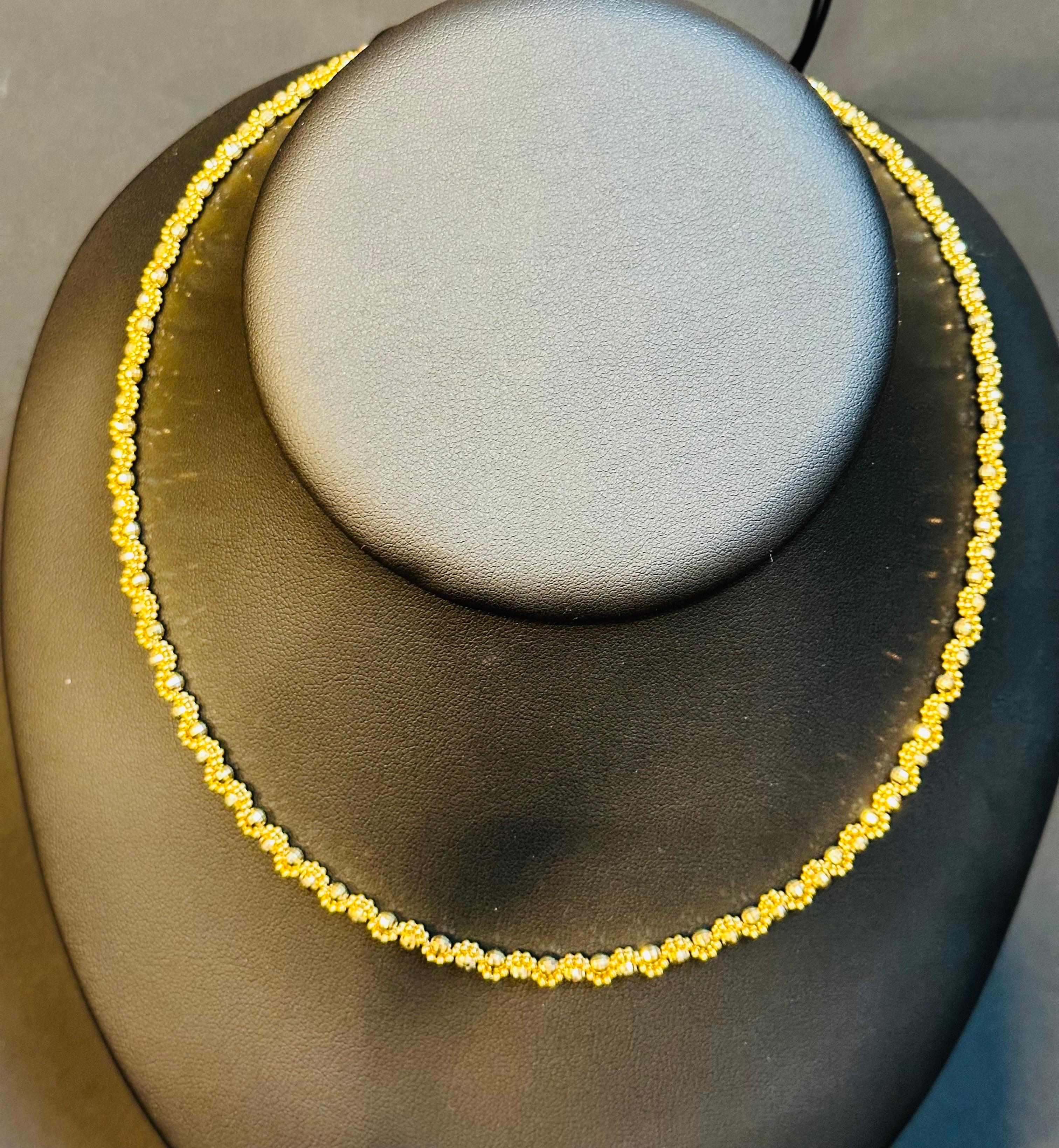 Vintage 14 Karat Yellow Gold 13 Gm, Twisted Chains with Balls in Between For Sale 1